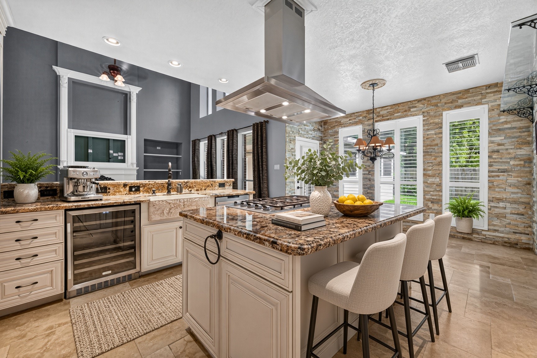 2321 S Lake Drive, League City, TX 77573
