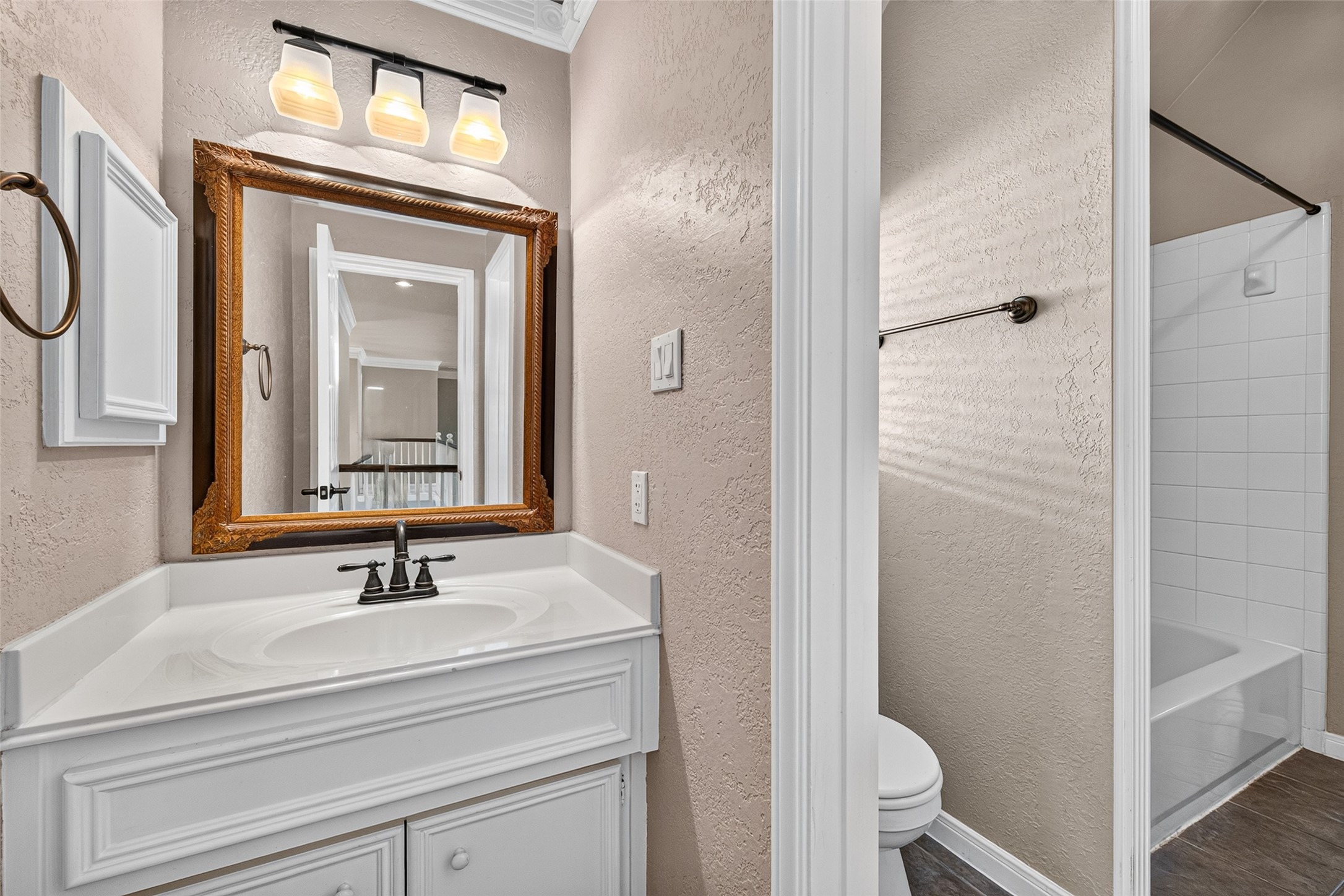2321 S Lake Drive, League City, TX 77573