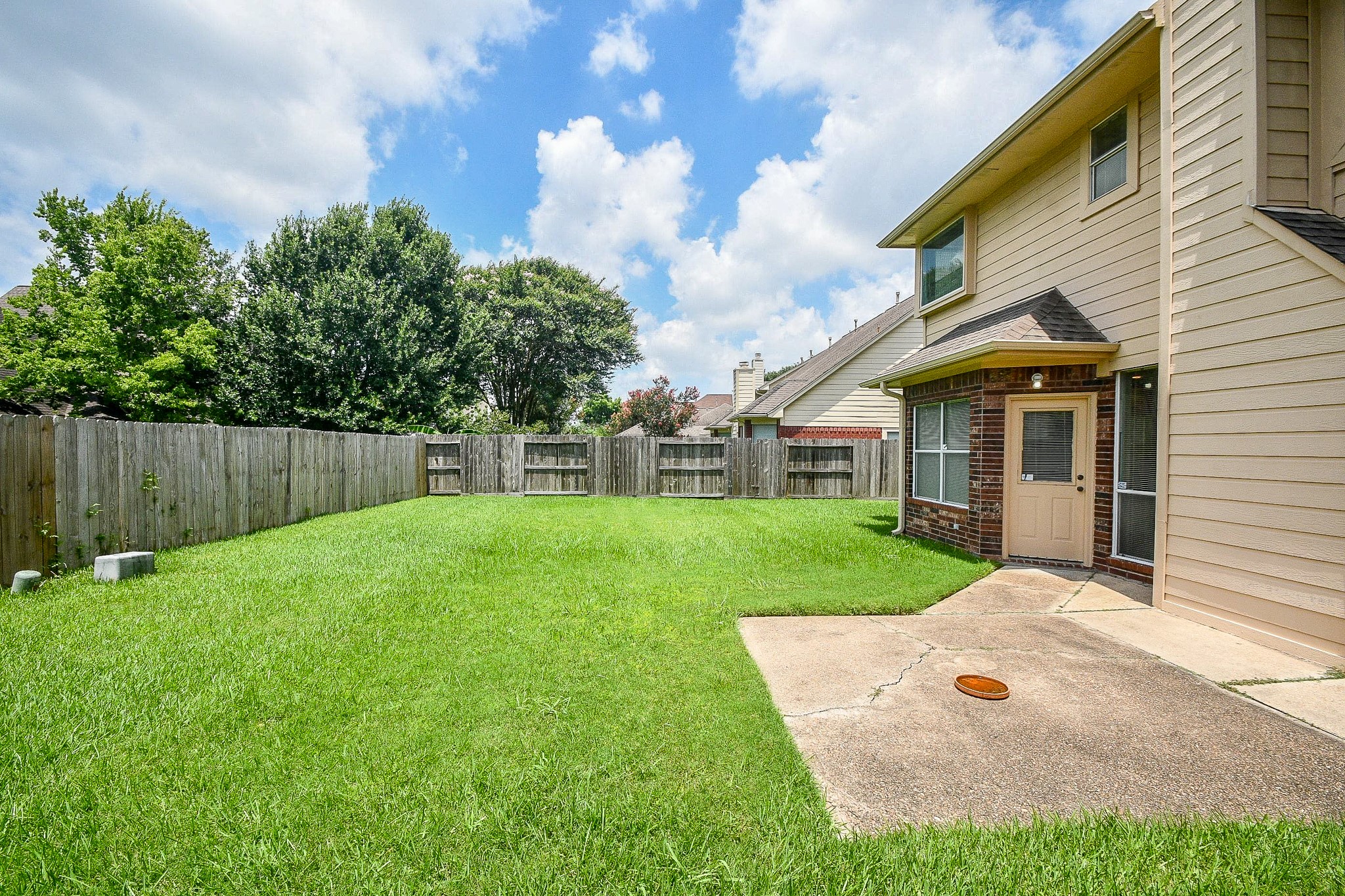 15715 Brookwood Lake Place, Sugar Land, TX 77498