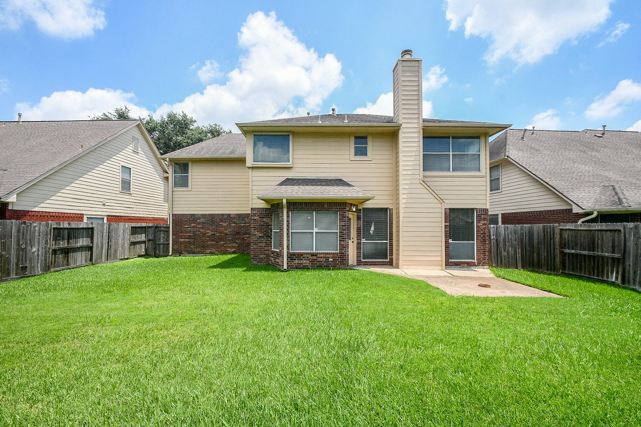 15715 Brookwood Lake Place, Sugar Land, TX 77498