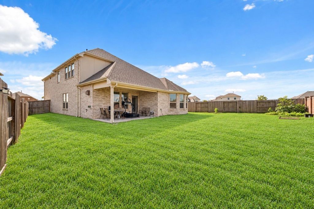 104 Eliana Shores Drive, Katy, TX 77493