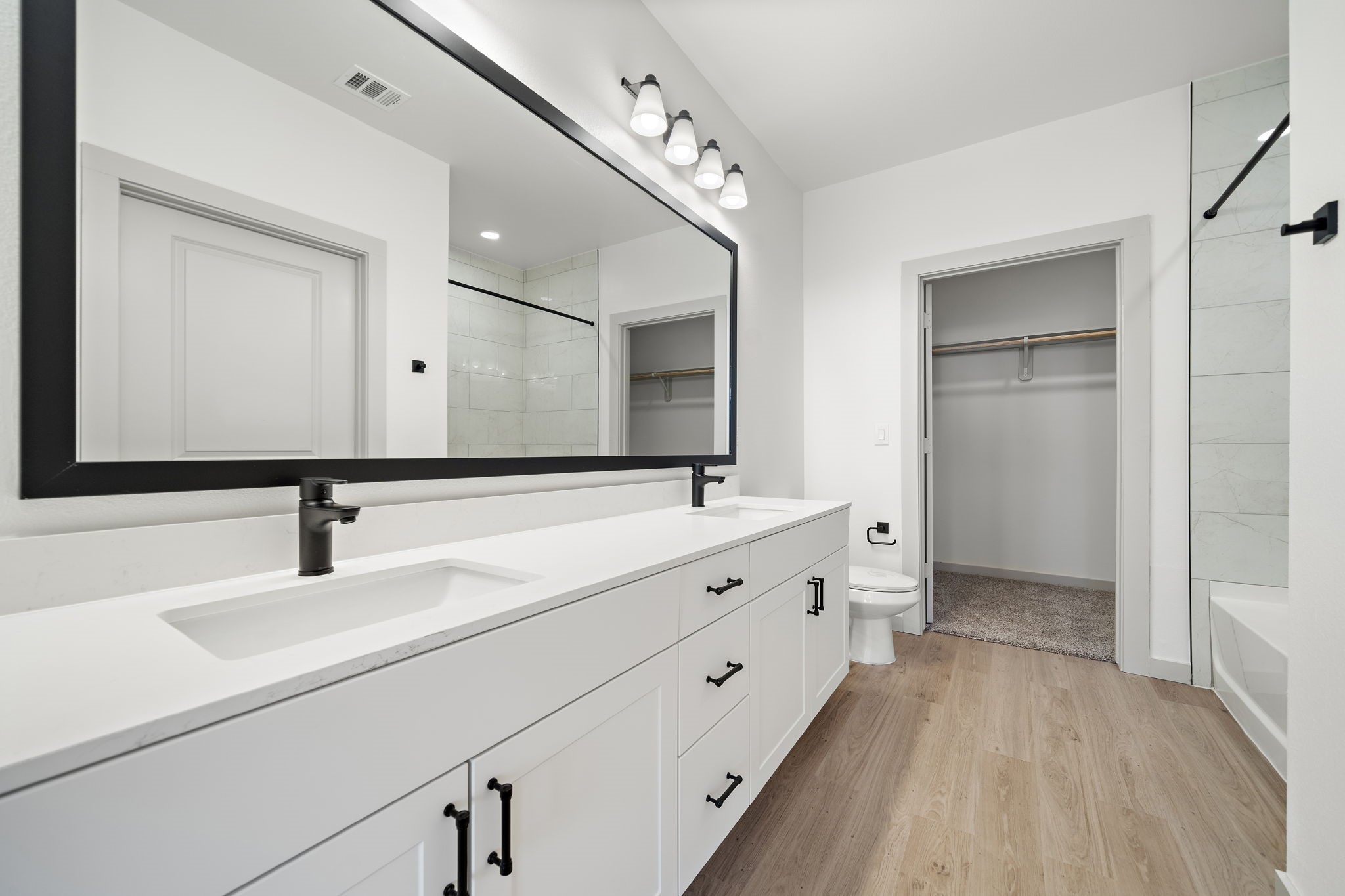 VACANT UNIT SHOWN - LAYOUT MAY DIFFER