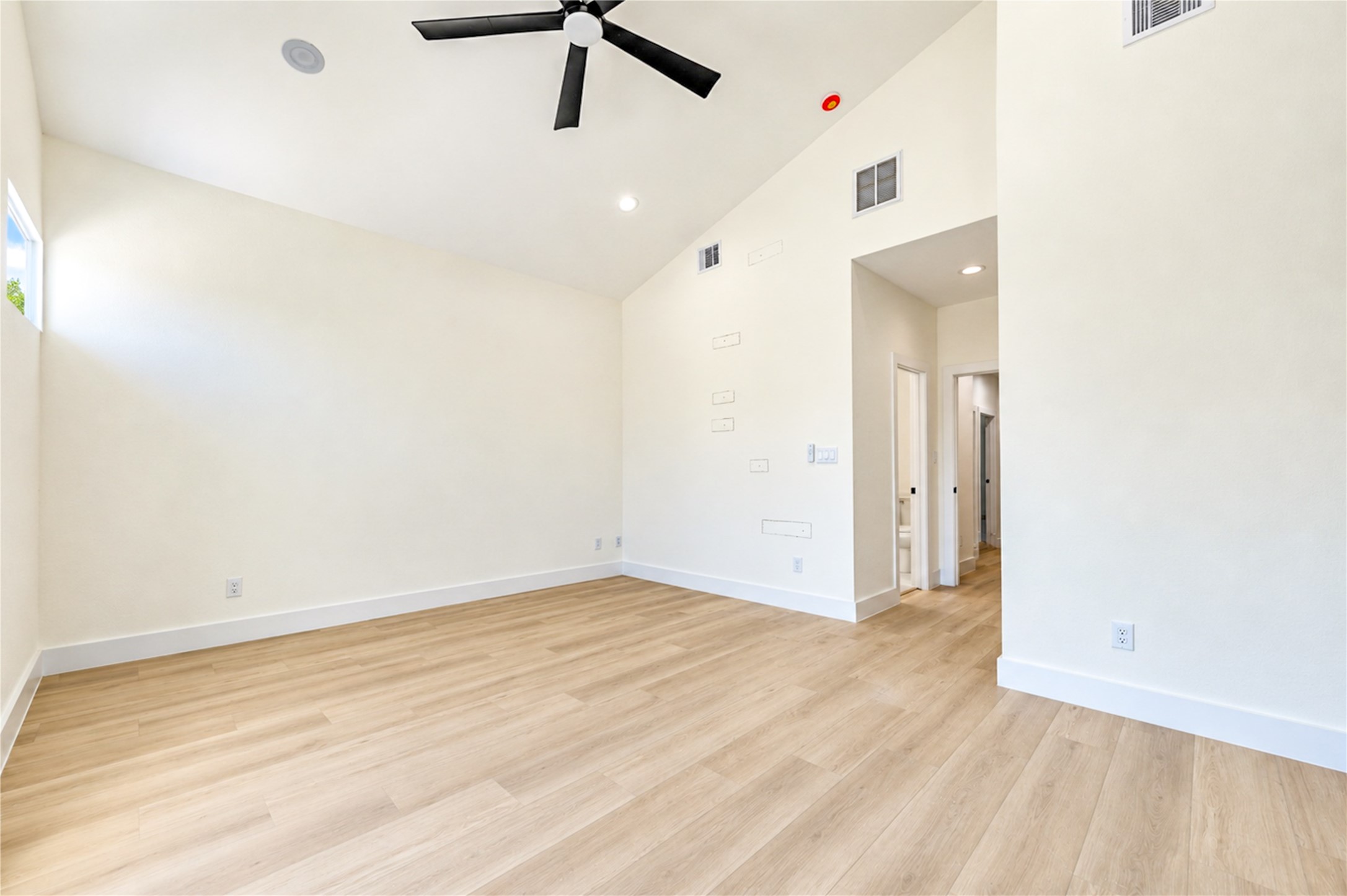 8220 Gladstone Street, #A/B, Houston, TX 77051