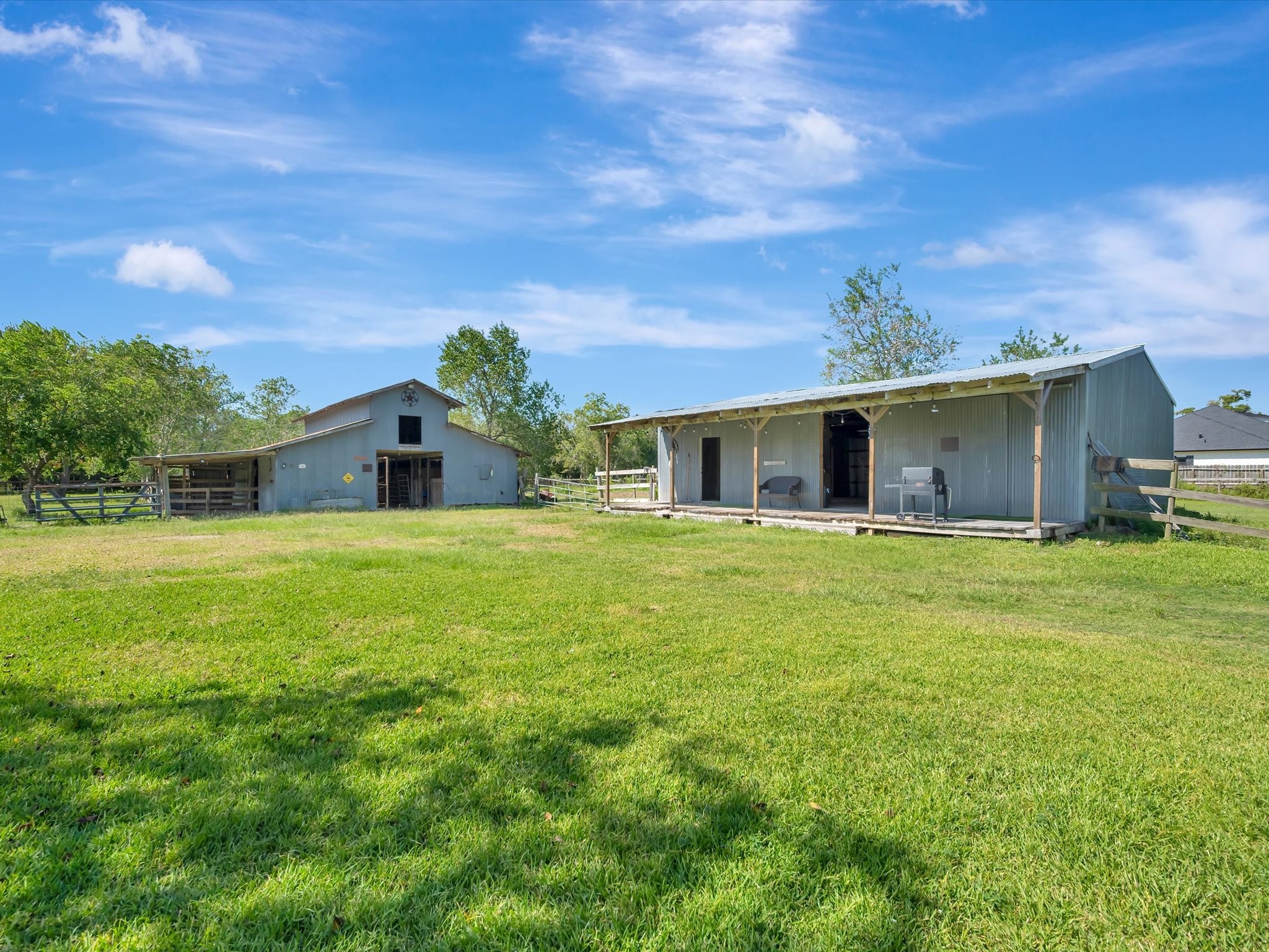 Horse barn and barn/garage/workshop Horse barn and barn/garage/workshop
