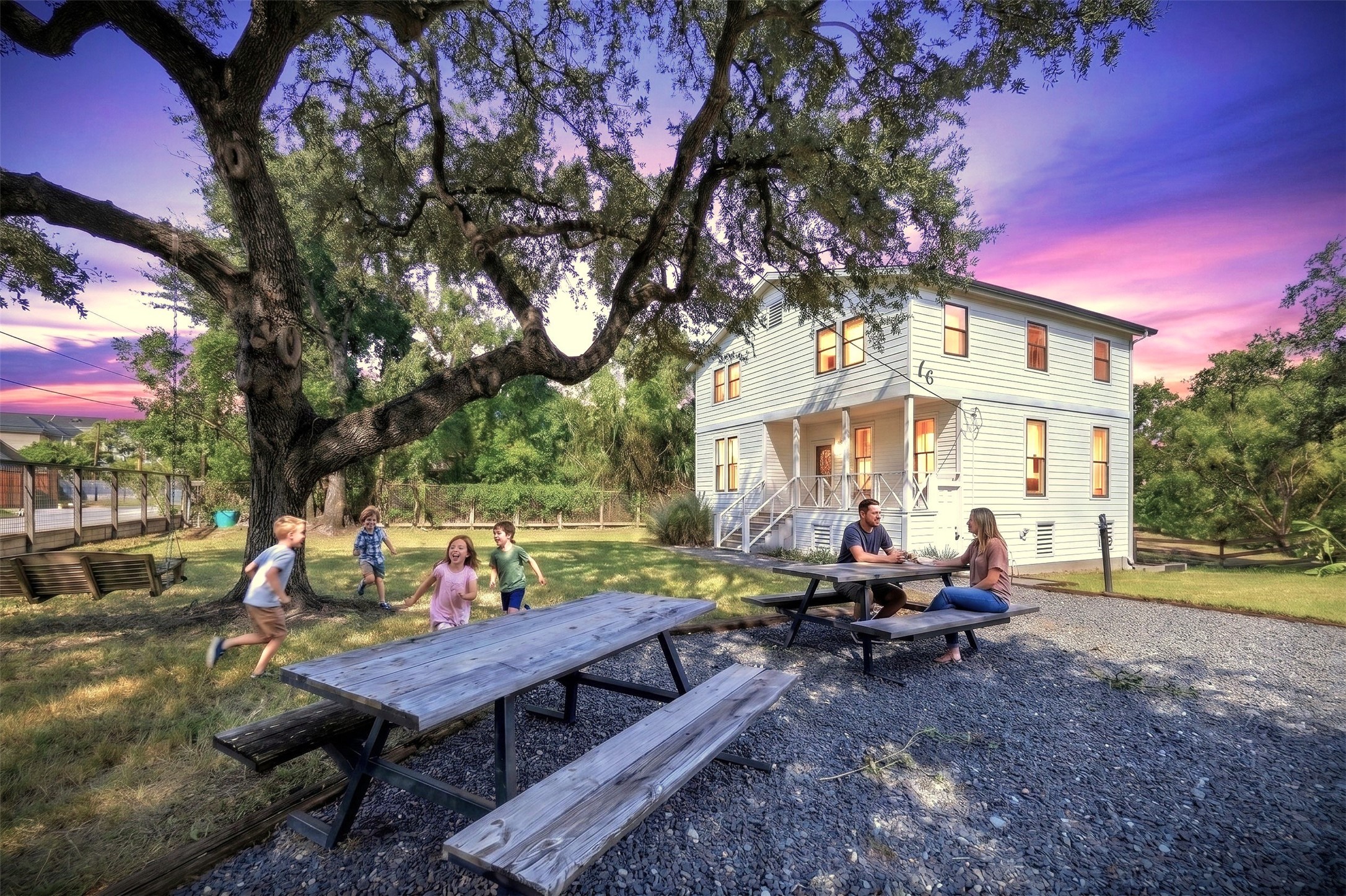 Imagine having over 1 acre inside the loop and in the Heights area! *Lighting has been digitally enhanced by AI Imagine having over 1 acre inside the loop and in the Heights area! *Lighting has been digitally enhanced by AI