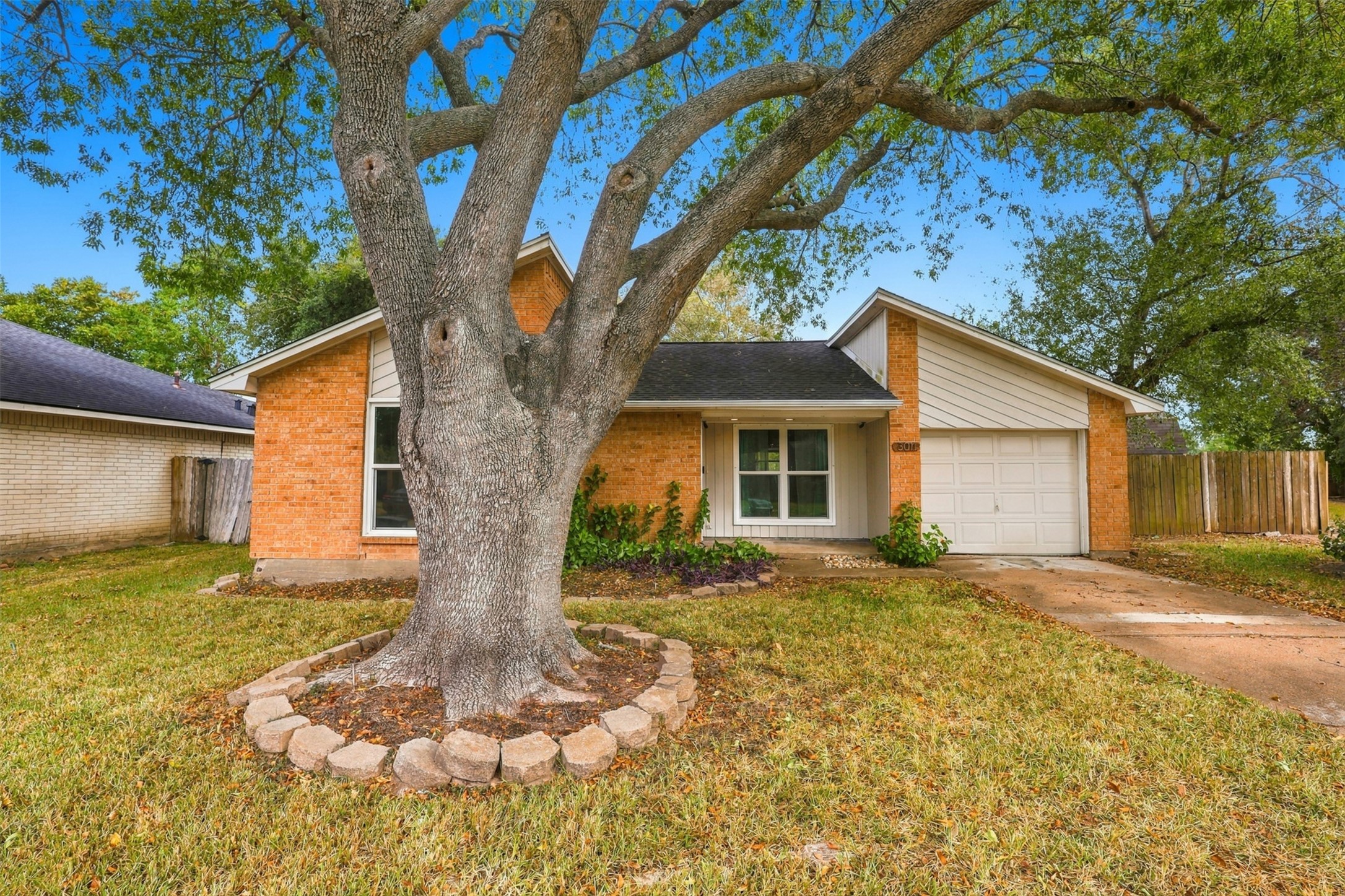 Welcome to 3011 Helmsley! A mature shade tree and brick exterior create an inviting first impression. Welcome to 3011 Helmsley! A mature shade tree and brick exterior create an inviting first impression.