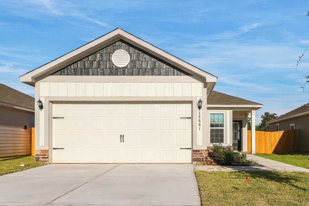 15551 Caramel Springs Drive, Conroe, TX 77303