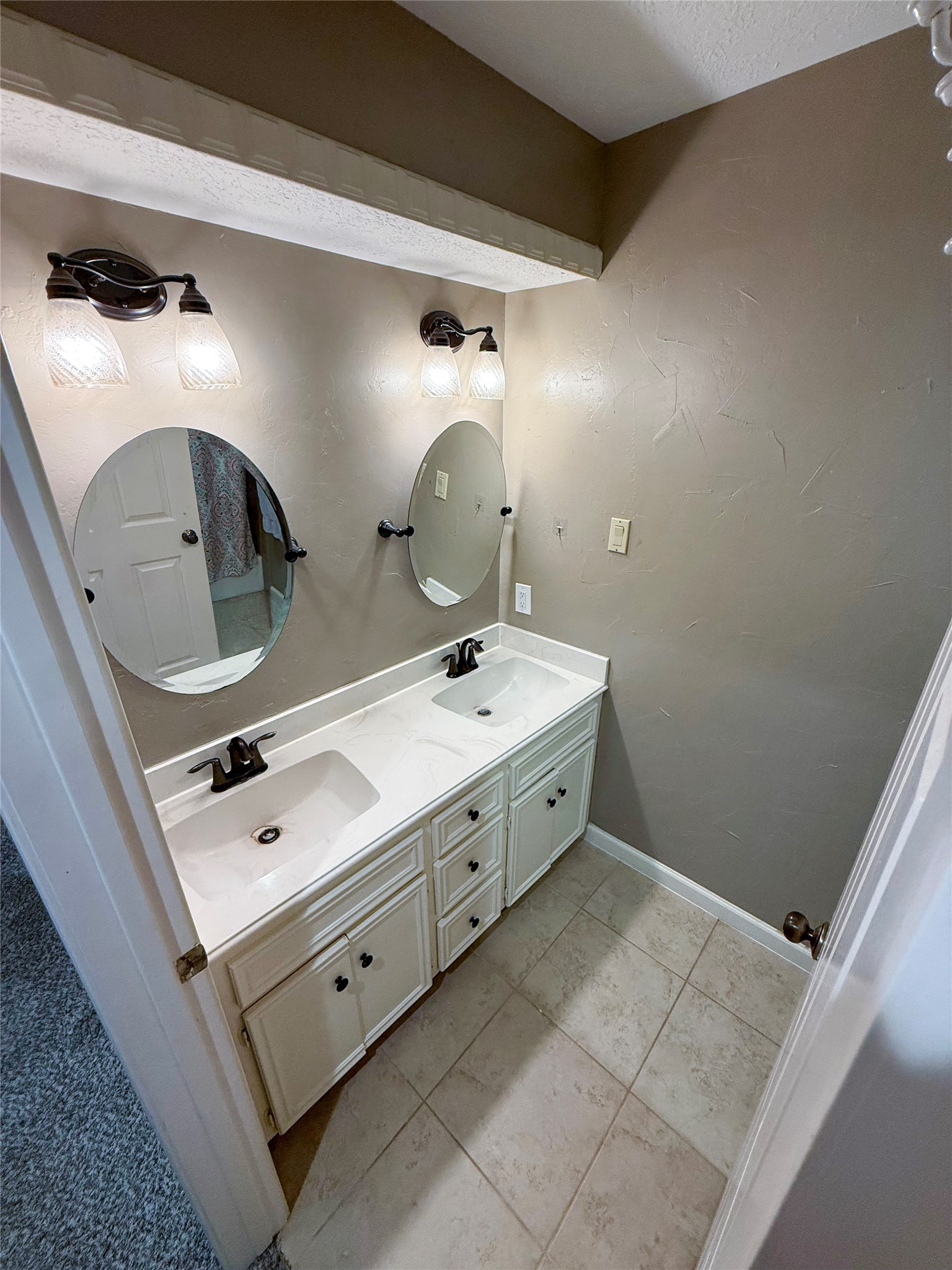 2910 Woodland Ridge Drive, Houston, TX 77345