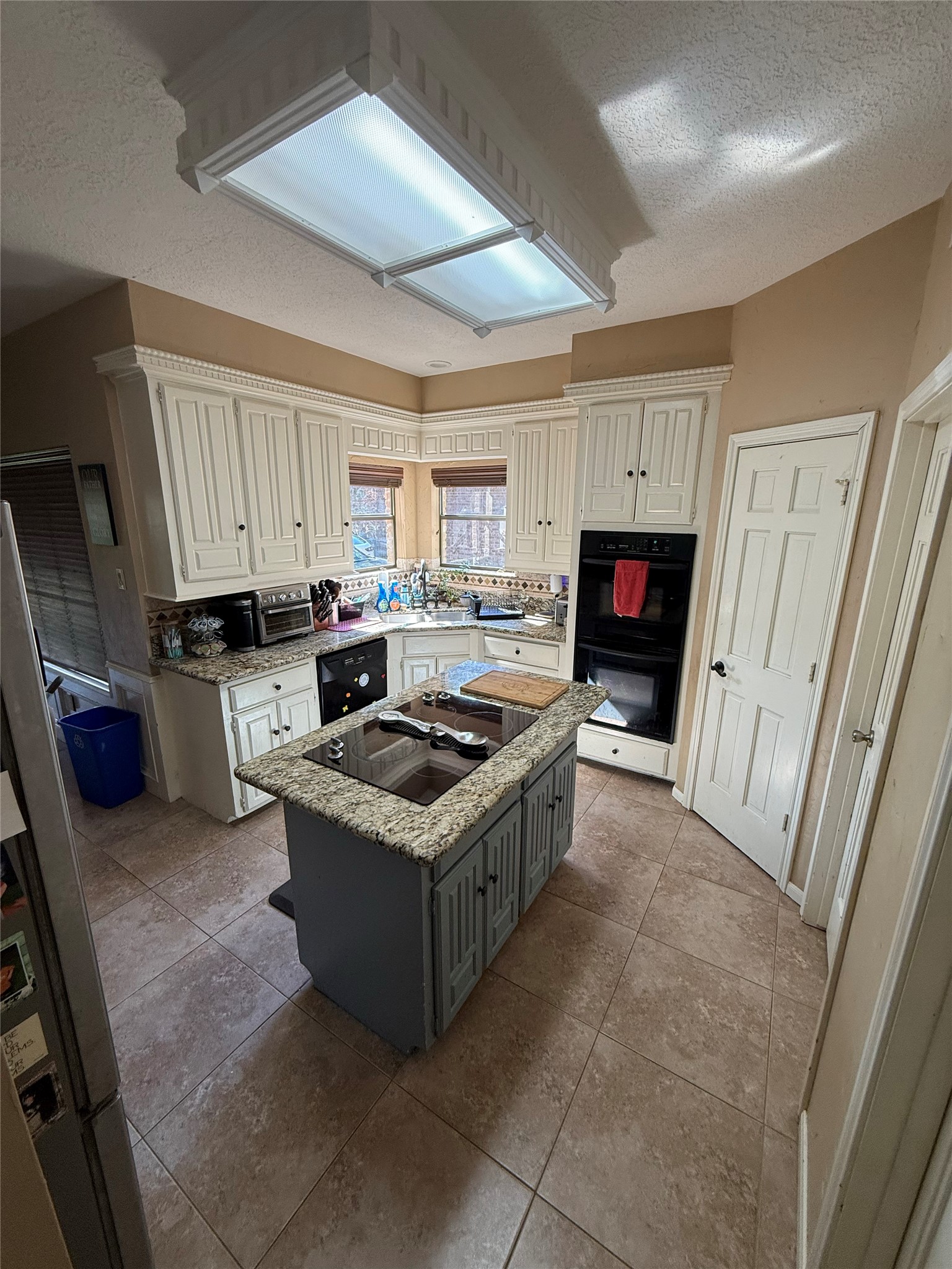 2910 Woodland Ridge Drive, Houston, TX 77345