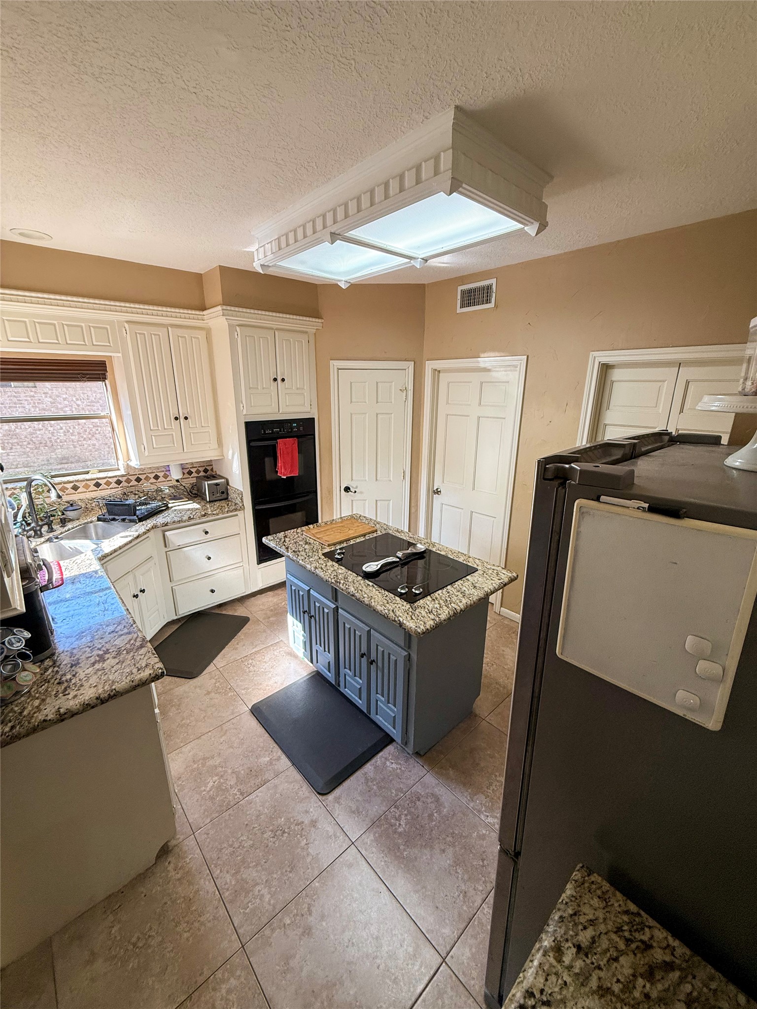 2910 Woodland Ridge Drive, Houston, TX 77345