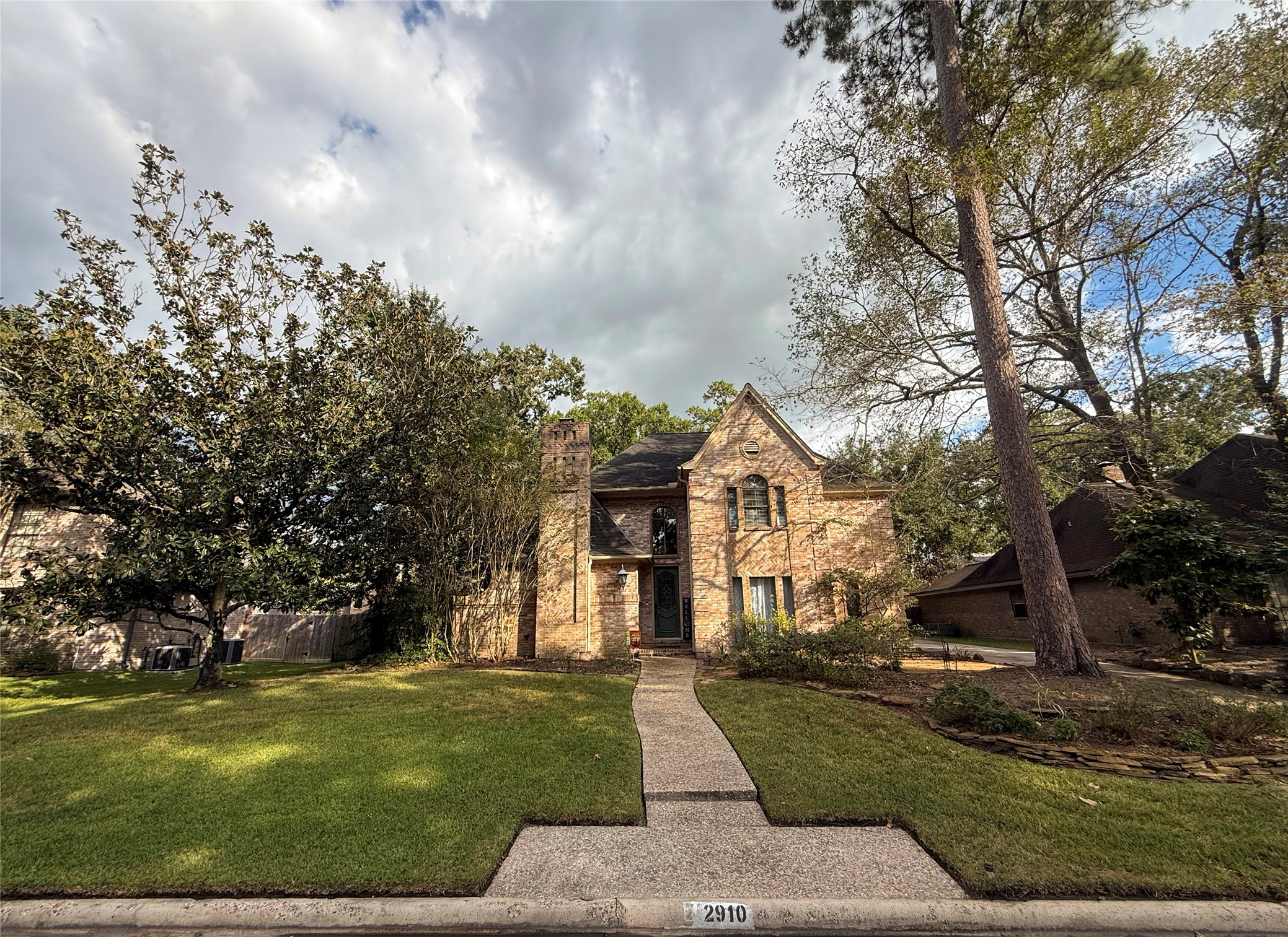 2910 Woodland Ridge Drive, Houston, TX 77345