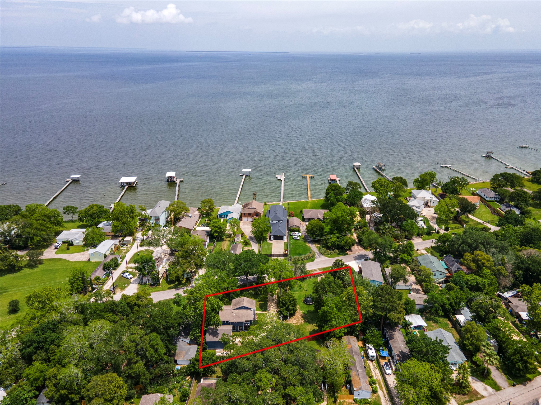 3726 Bayshore Drive, Bacliff, TX 77518