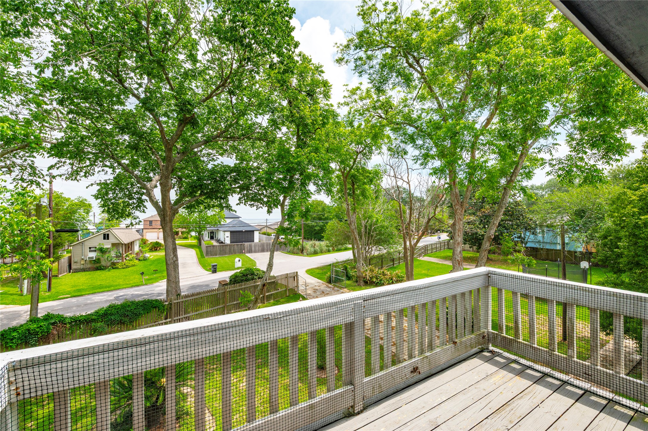 3726 Bayshore Drive, Bacliff, TX 77518