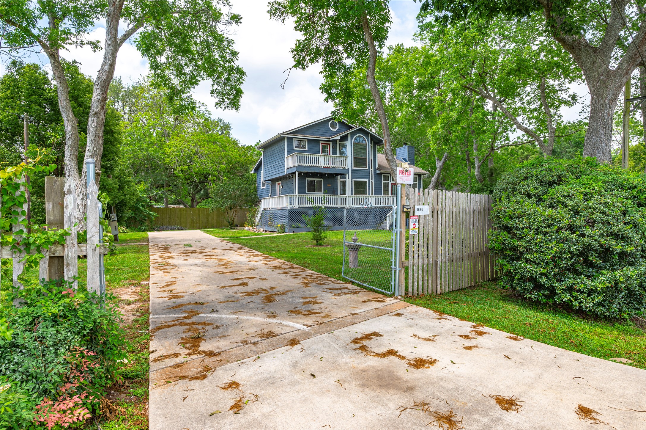 3726 Bayshore Drive, Bacliff, TX 77518