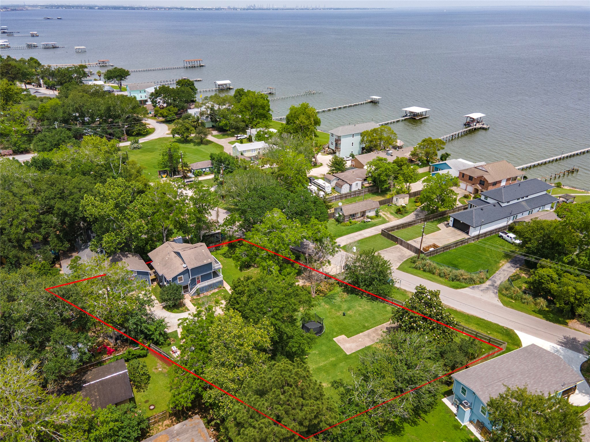 3726 Bayshore Drive, Bacliff, TX 77518