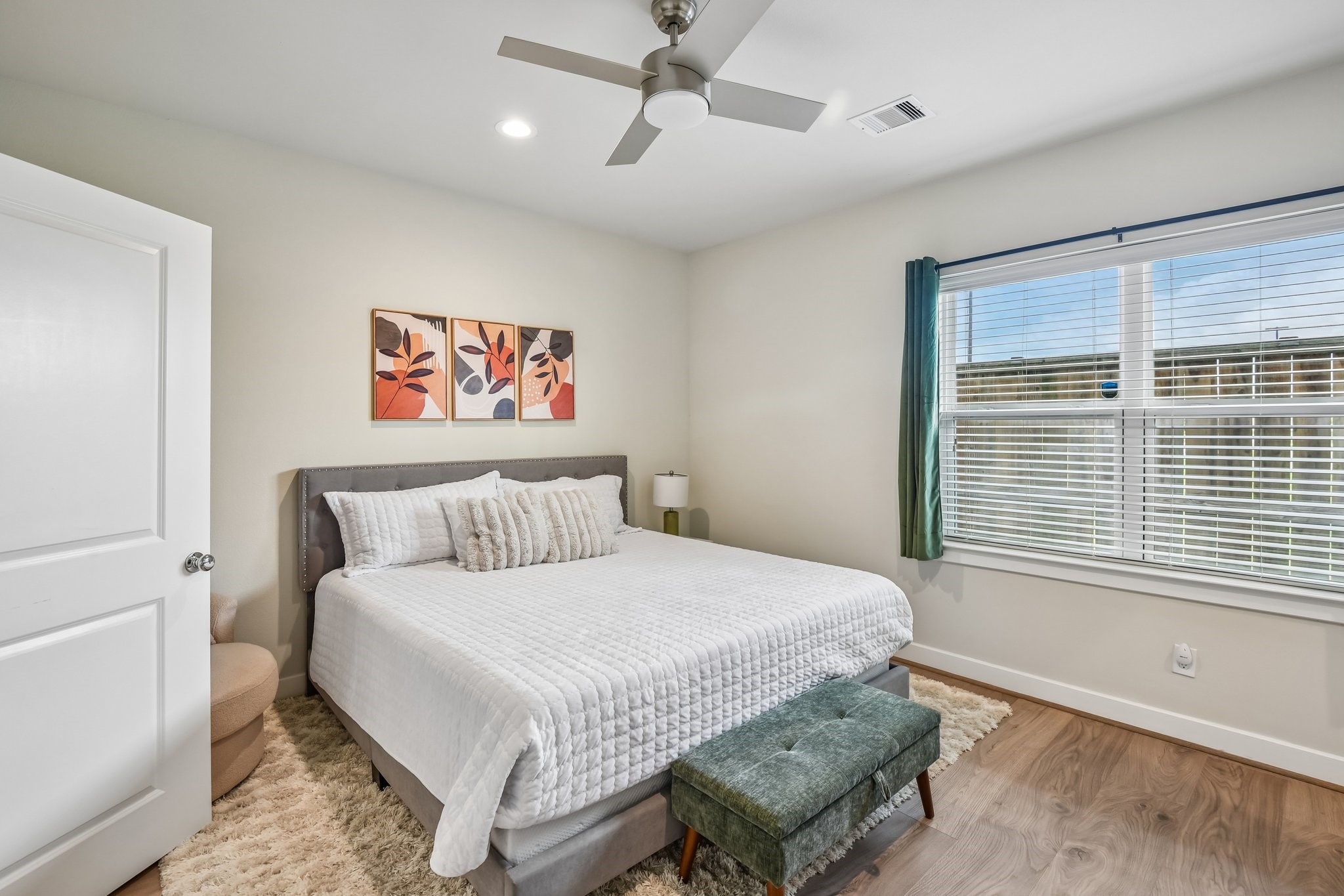 Large bedroom located on first floor Large bedroom located on first floor