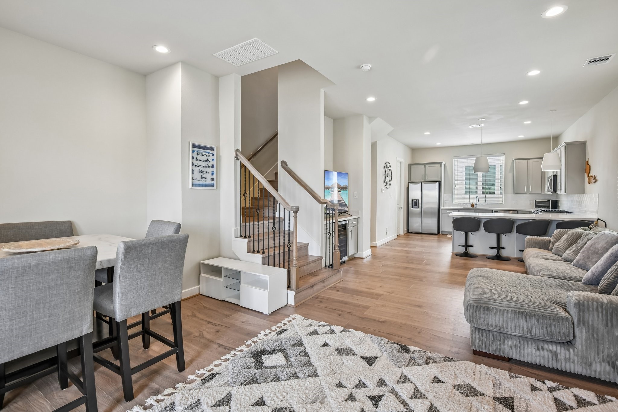 Dining area/living space