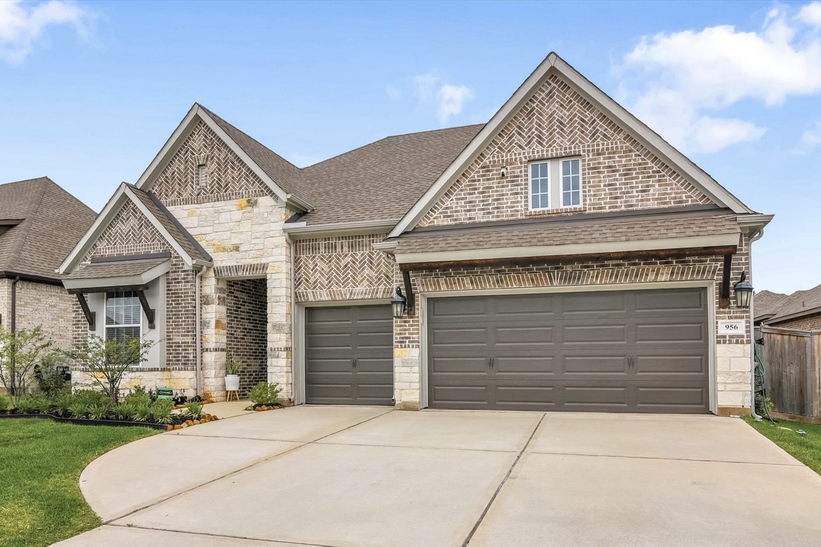 956 Terlingua Creek Drive, Conroe, TX 77304
