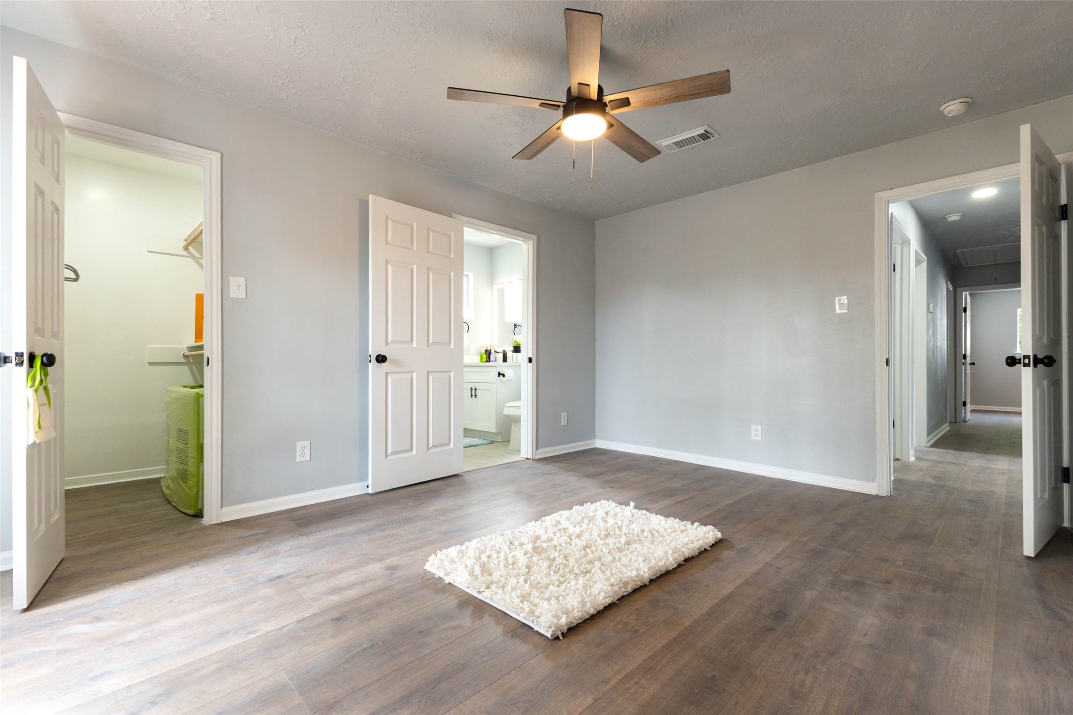 2206 Millhouse Road, Houston, TX 77073