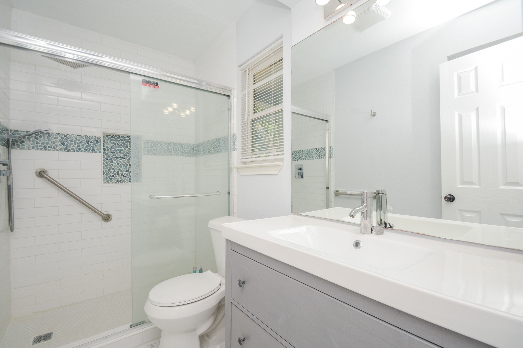 View of the secondary bathroom.