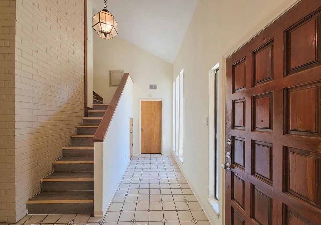 2810 Thorne Creek Lane, Houston, TX 77073