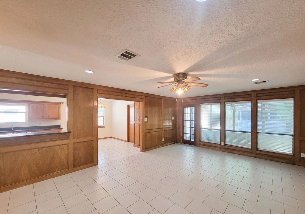 2810 Thorne Creek Lane, Houston, TX 77073