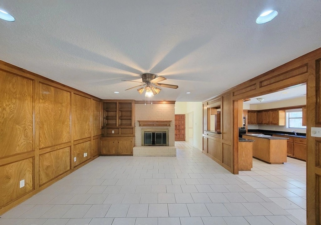 2810 Thorne Creek Lane, Houston, TX 77073