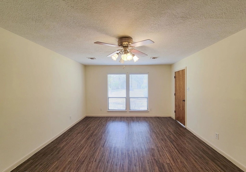 2810 Thorne Creek Lane, Houston, TX 77073