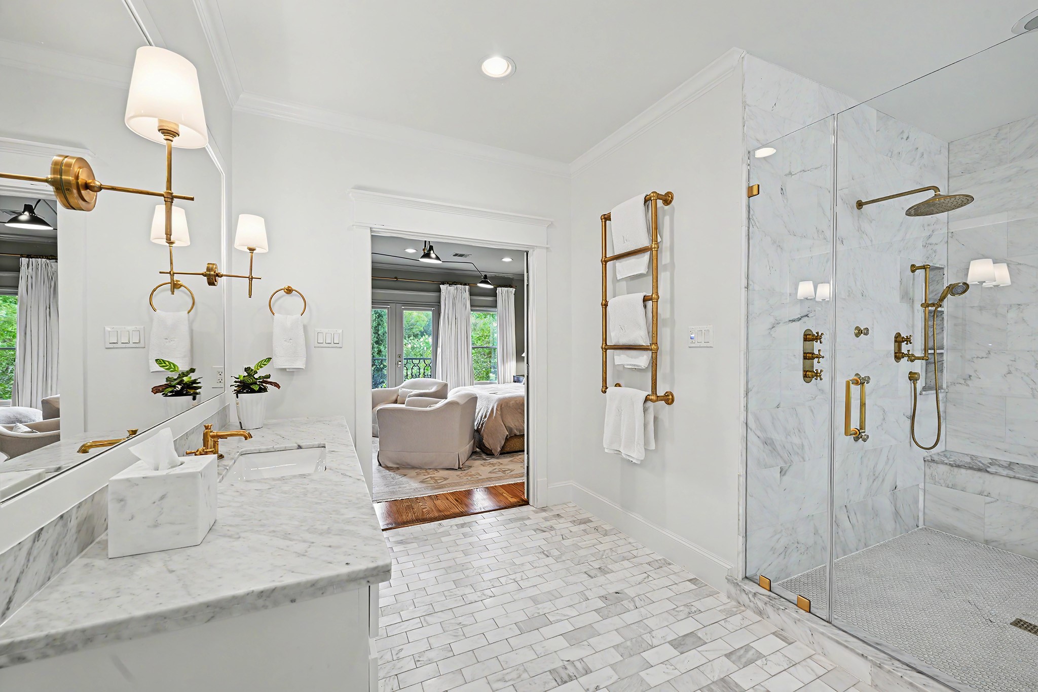 You'll love getting ready in the morning or preparing for a night on the town!