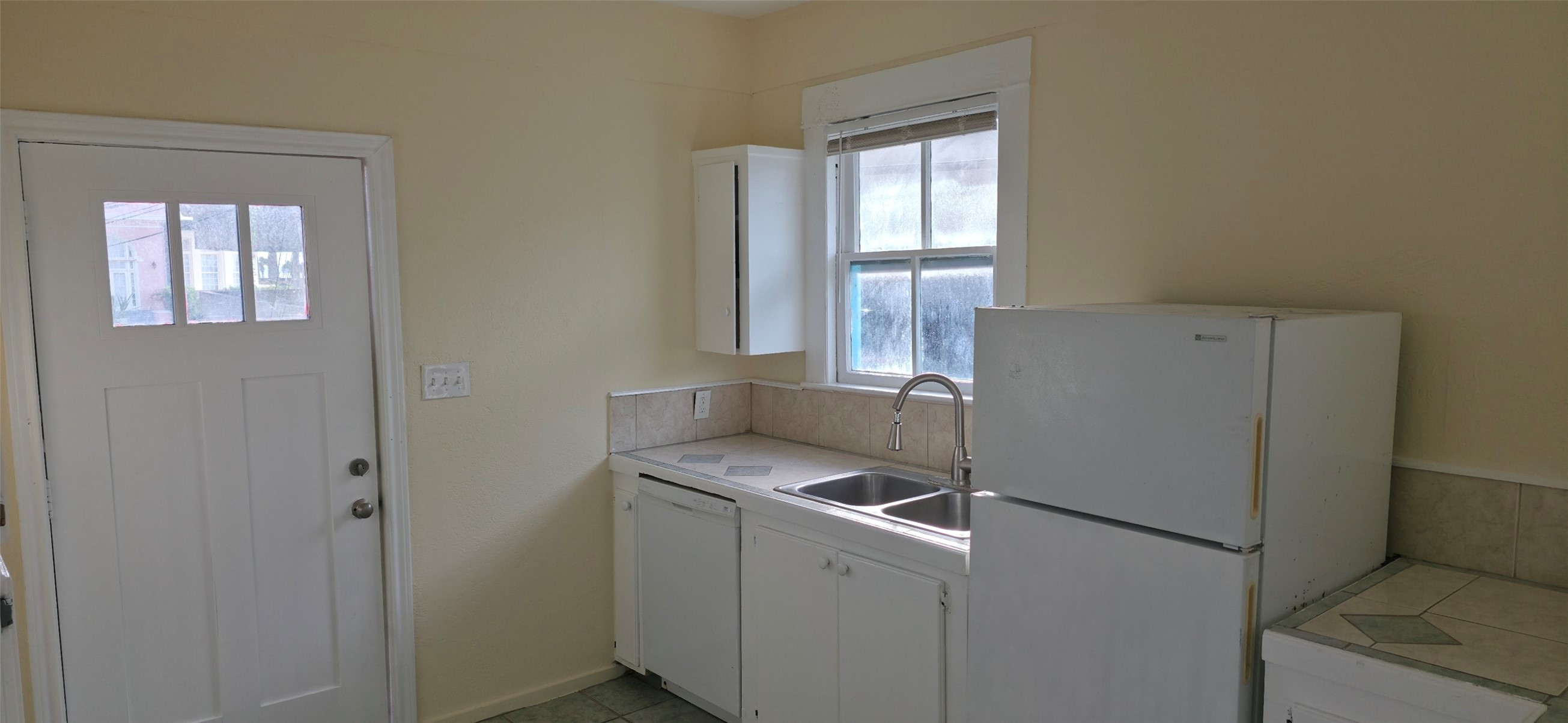 2115 Bernardo De Galvez Avenue, #1/2 UP, Galveston, TX 77550