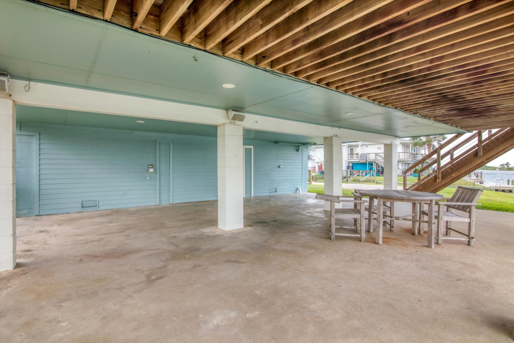 354 Ling Street, Bayou Vista, TX 77563