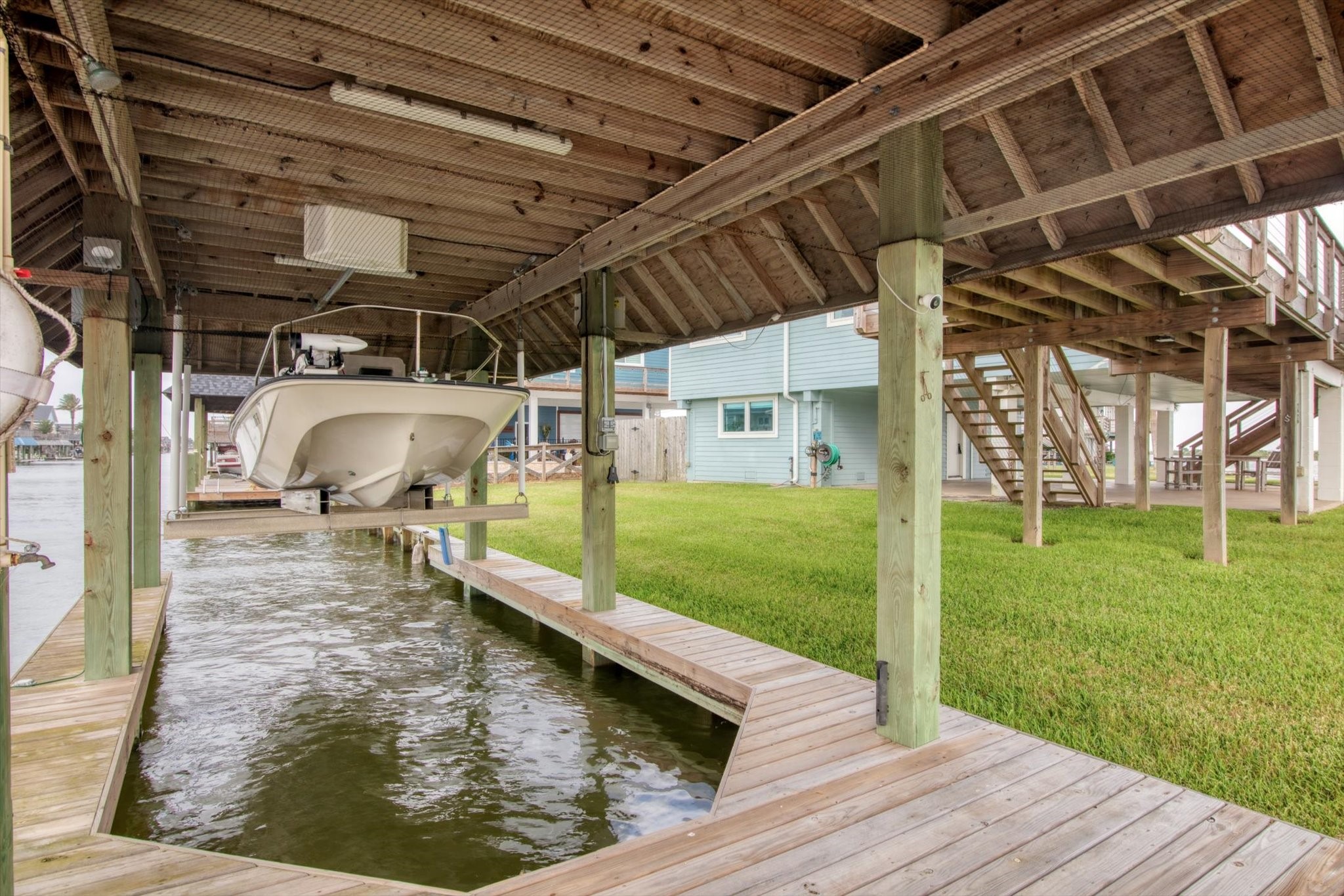 354 Ling Street, Bayou Vista, TX 77563