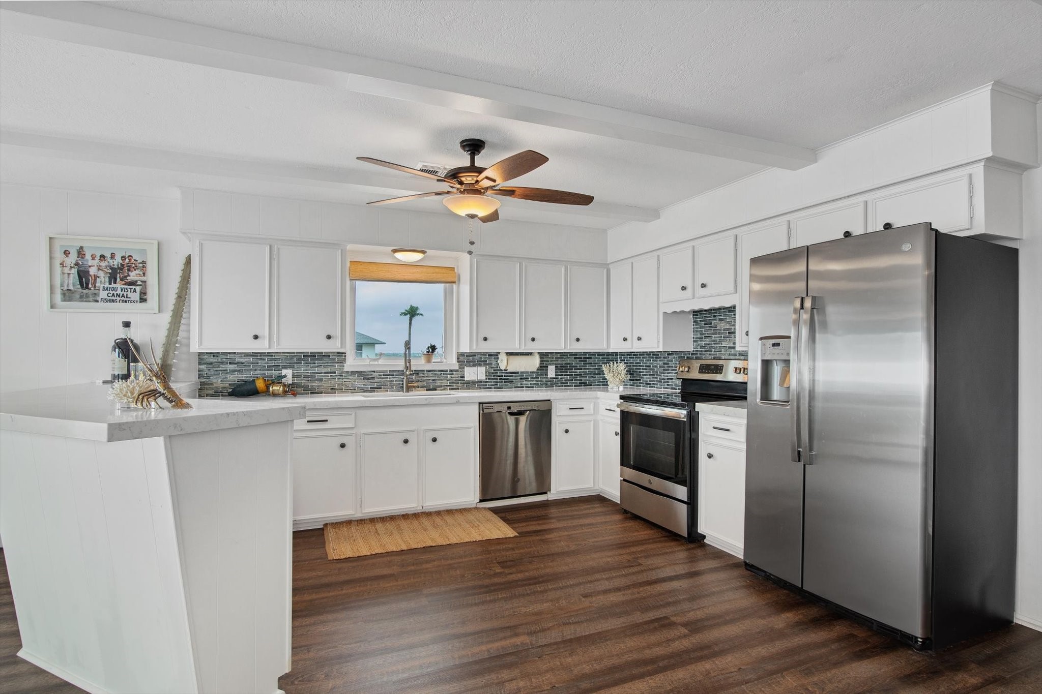 354 Ling Street, Bayou Vista, TX 77563