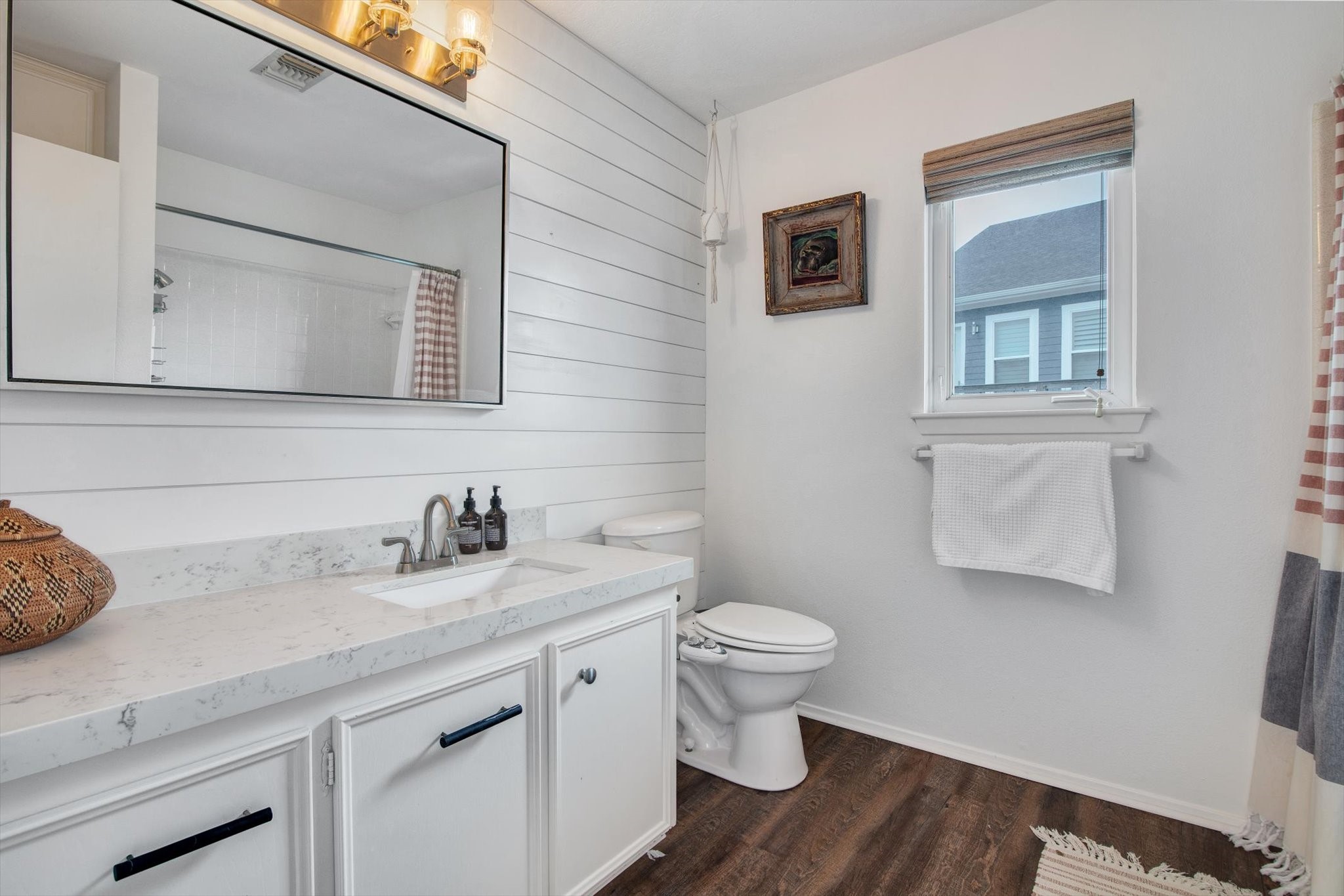 354 Ling Street, Bayou Vista, TX 77563