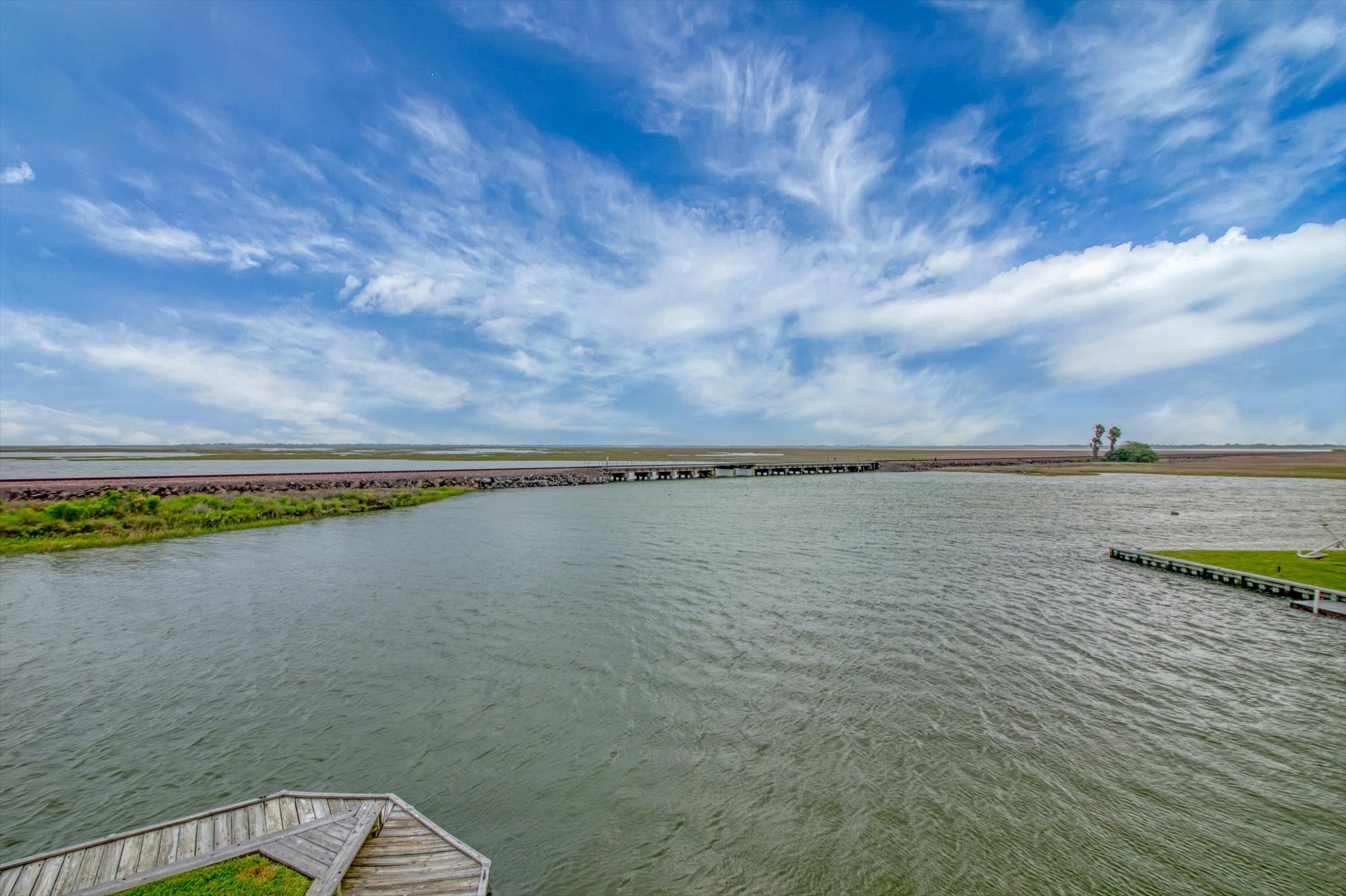 354 Ling Street, Bayou Vista, TX 77563