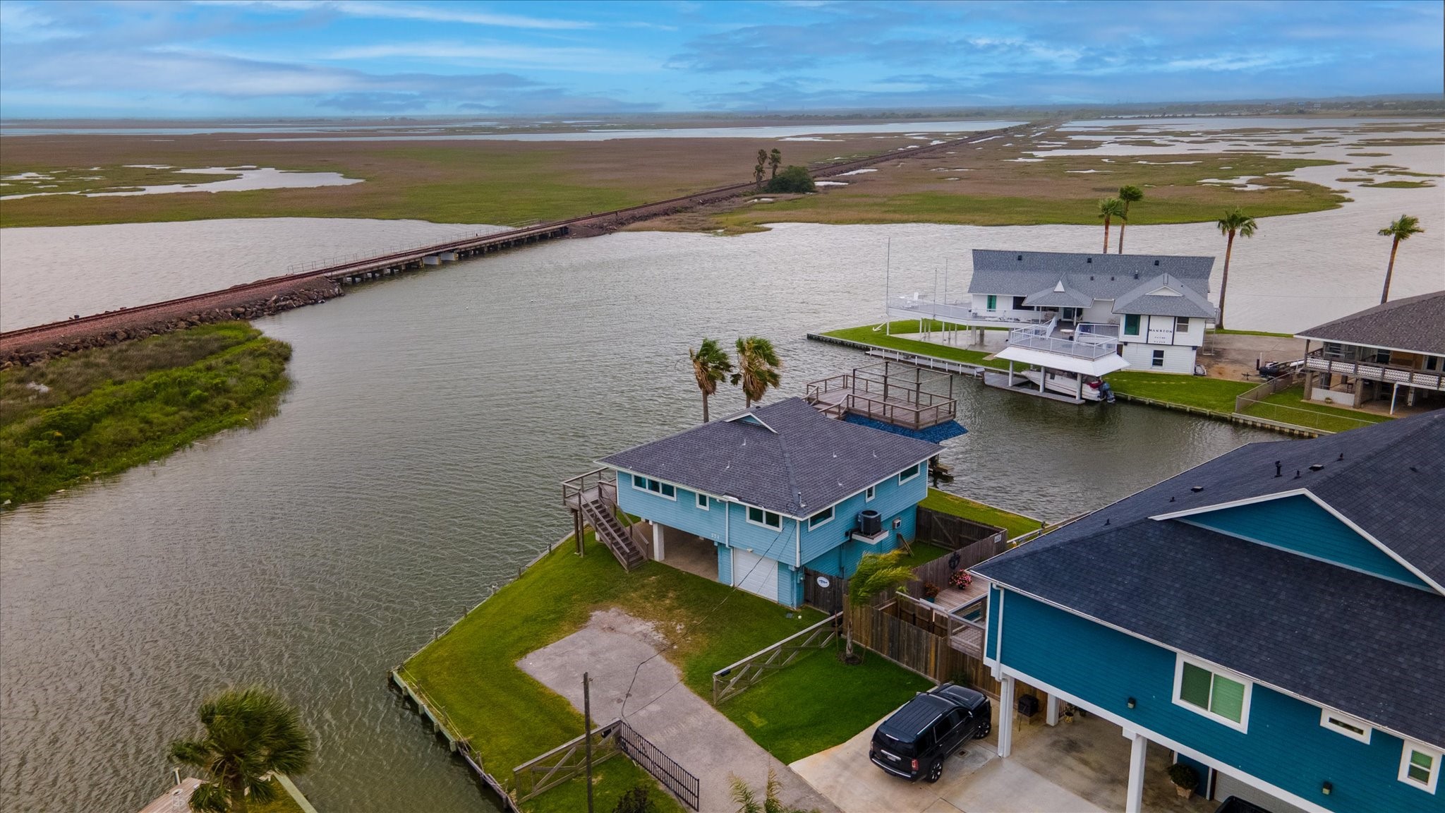 354 Ling Street, Bayou Vista, TX 77563