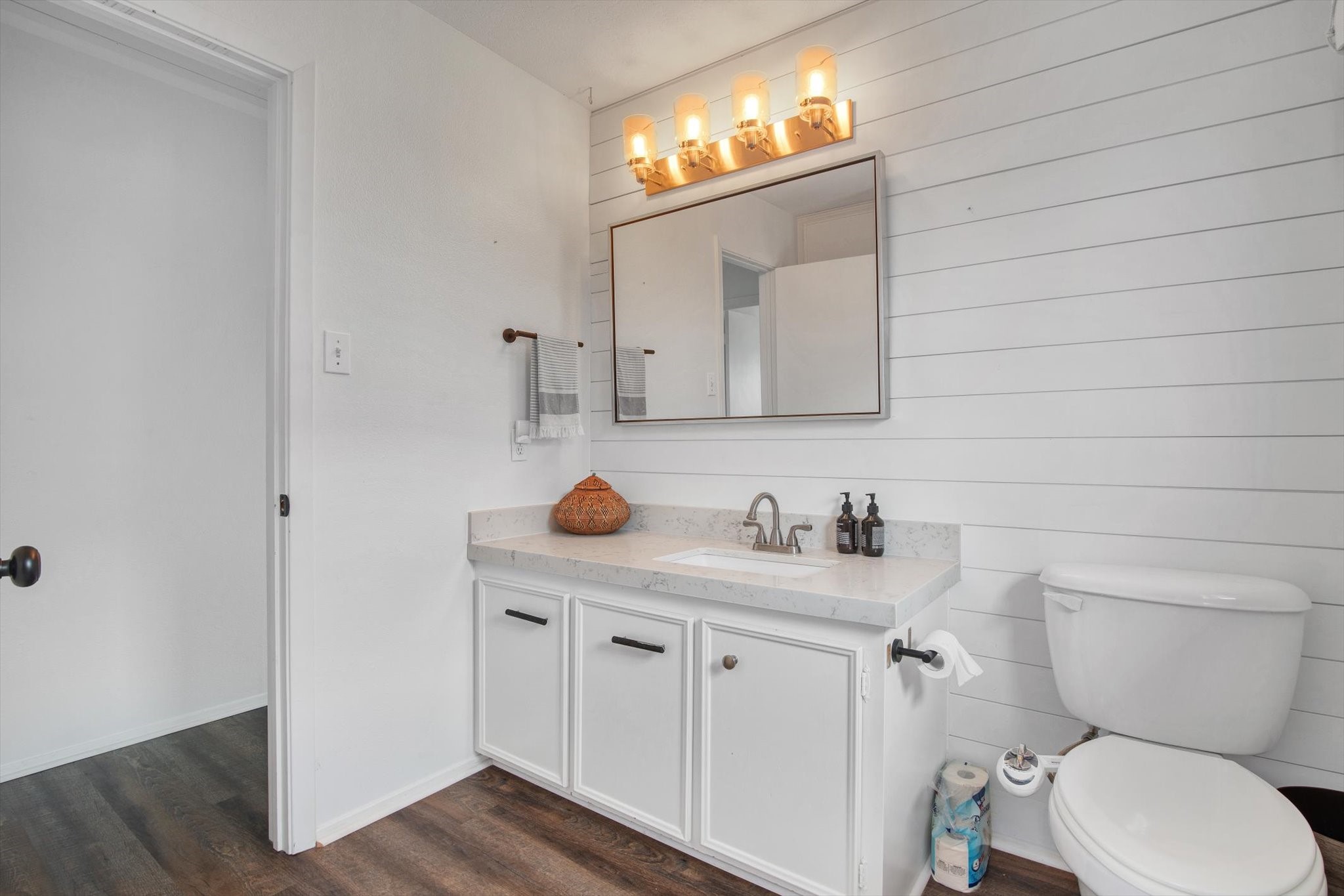 354 Ling Street, Bayou Vista, TX 77563