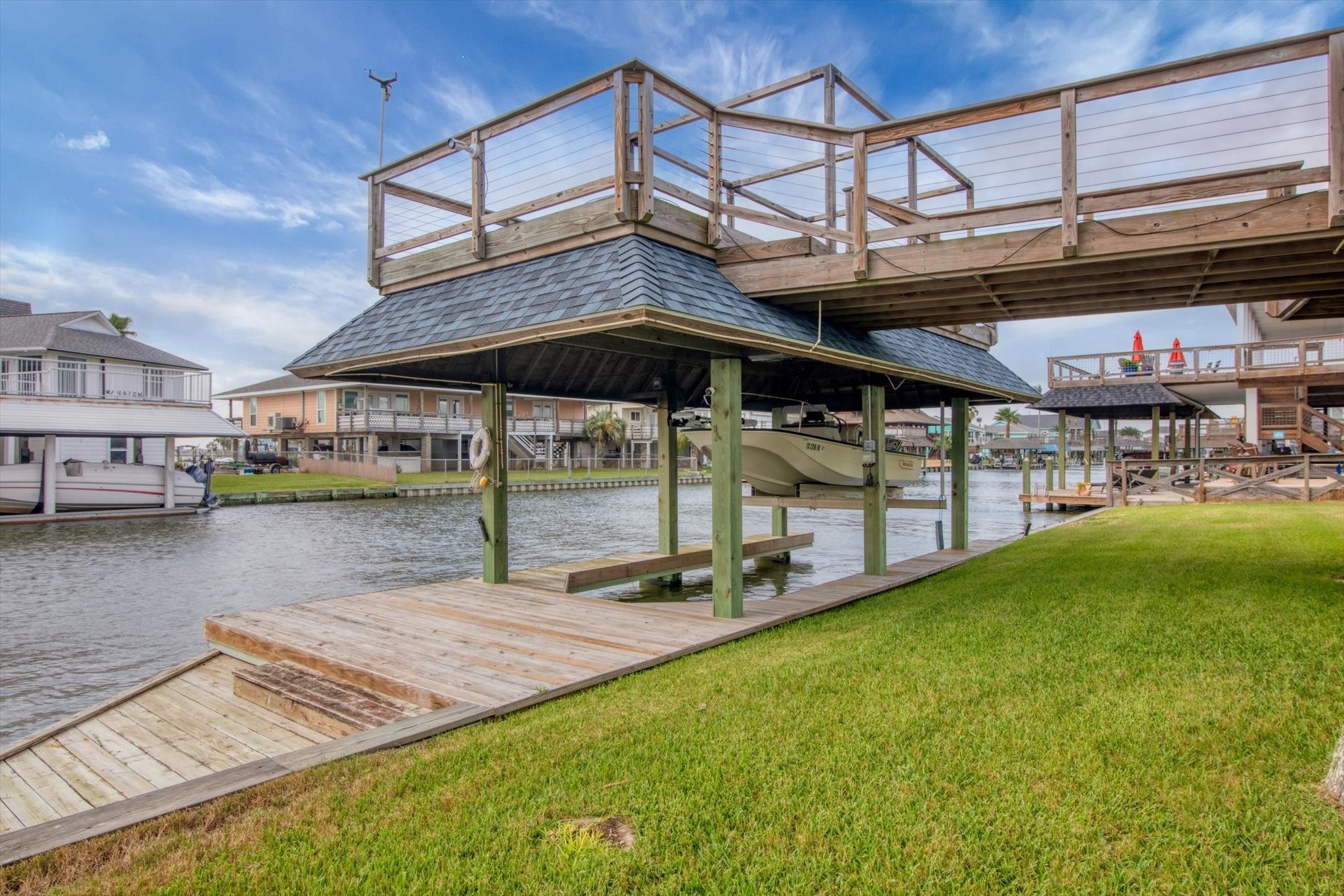 354 Ling Street, Bayou Vista, TX 77563
