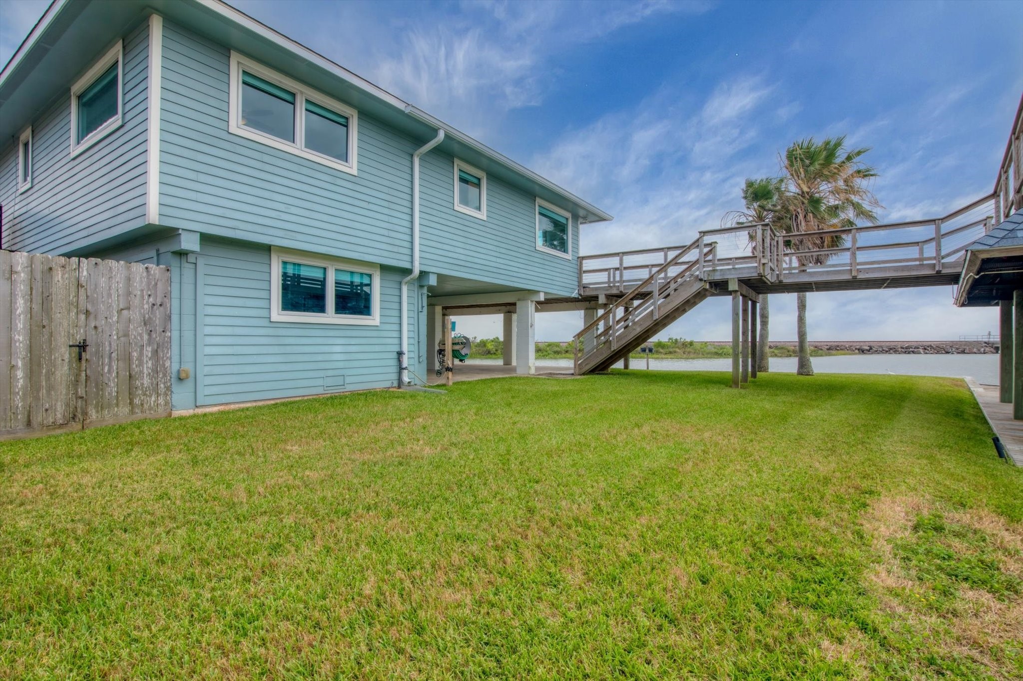 354 Ling Street, Bayou Vista, TX 77563