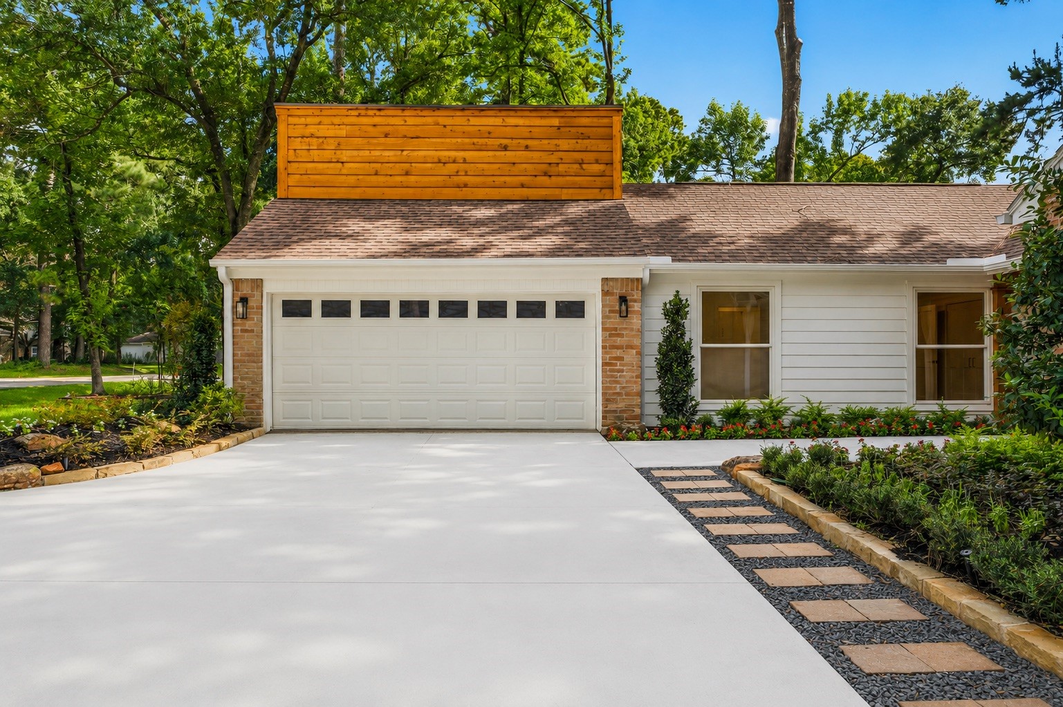 This prime location provides quick access to parks, shopping, dining, top-rated hospitals, and major commuter routes. A rare opportunity to enjoy one of The Woodlands' most desirable locations.