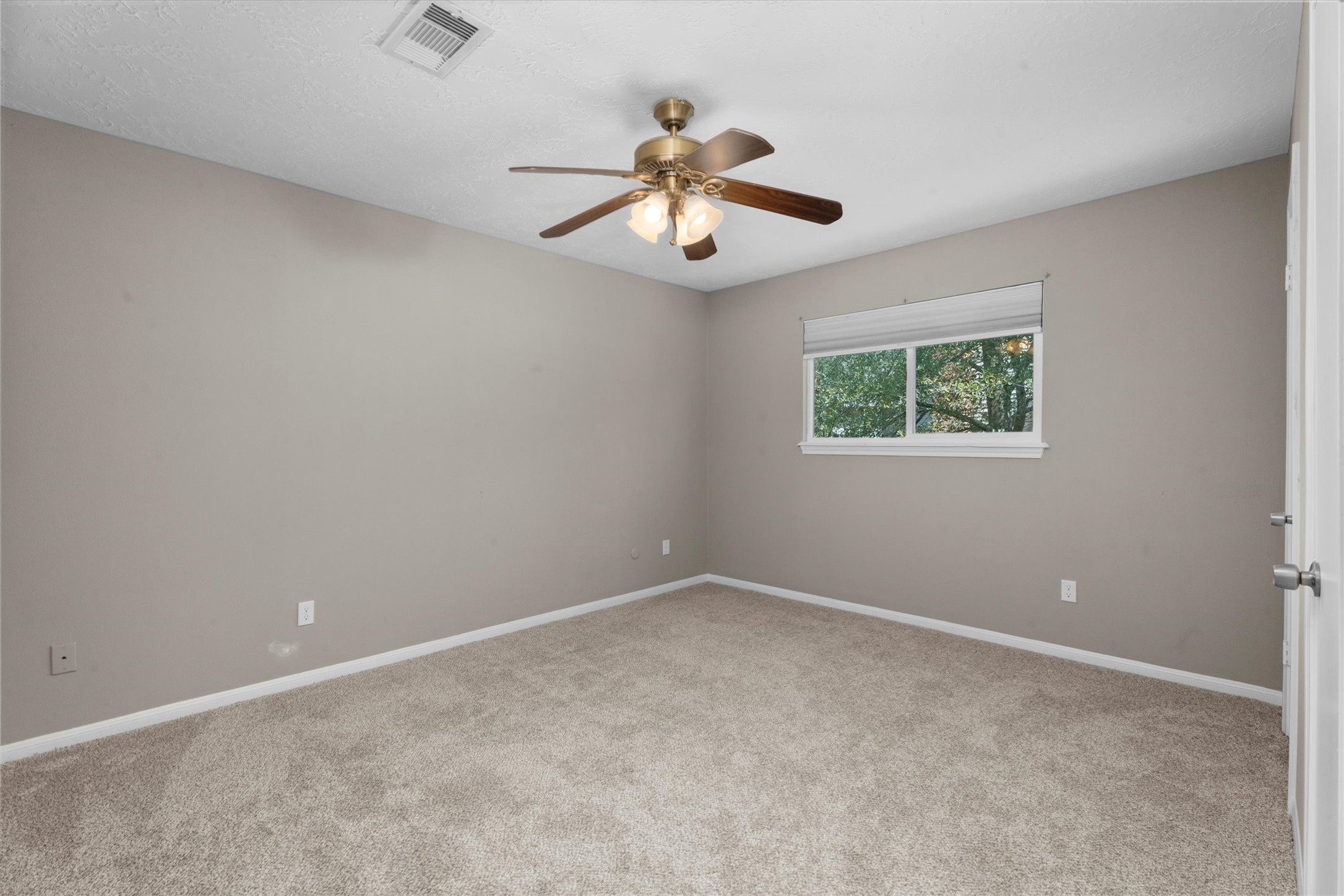 Guest Bedroom #3 w/ large closet