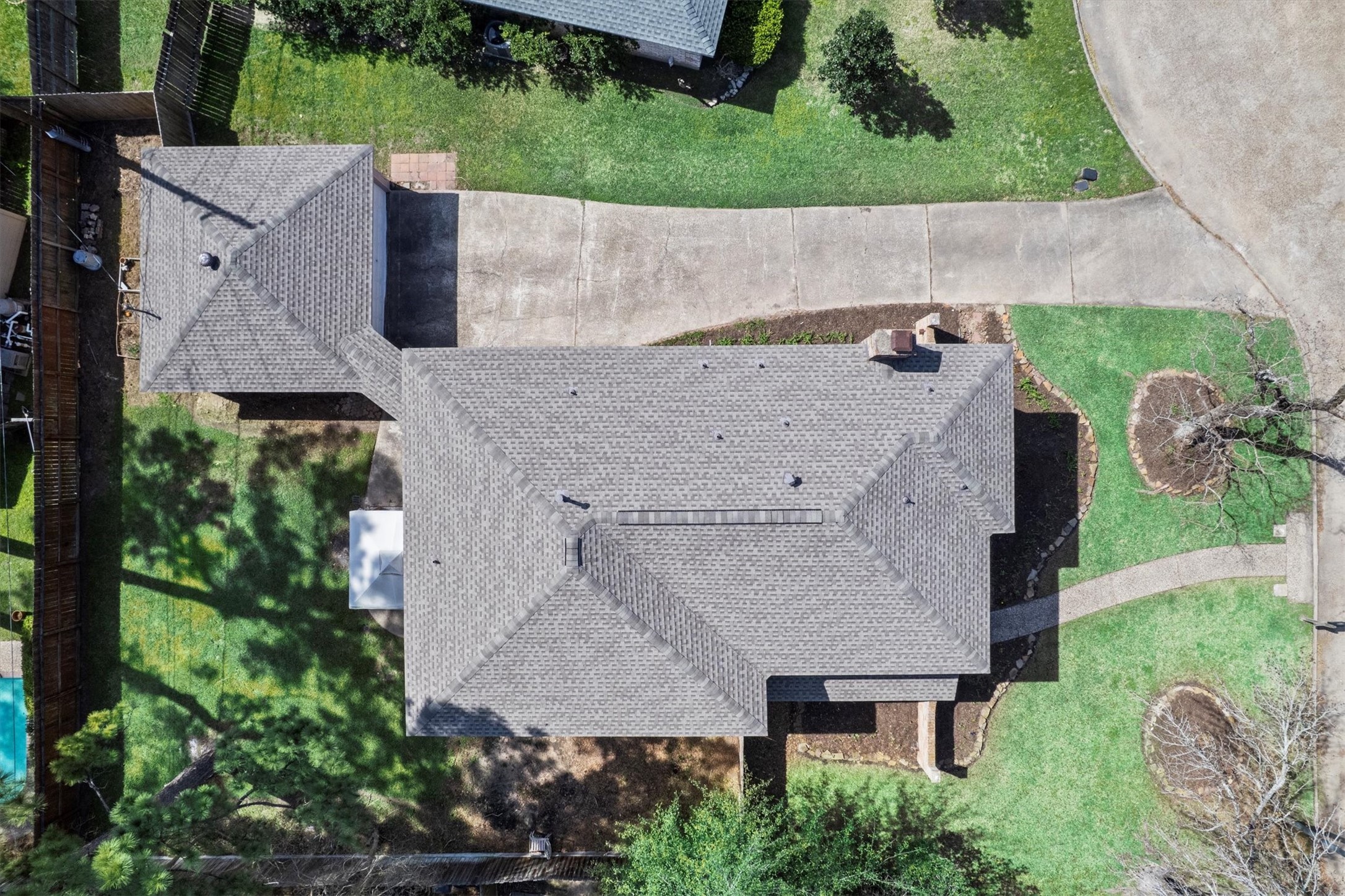 Look at that Pristine ROOF!! No worries for YEARS!! Look at that Pristine ROOF!! No worries for YEARS!!