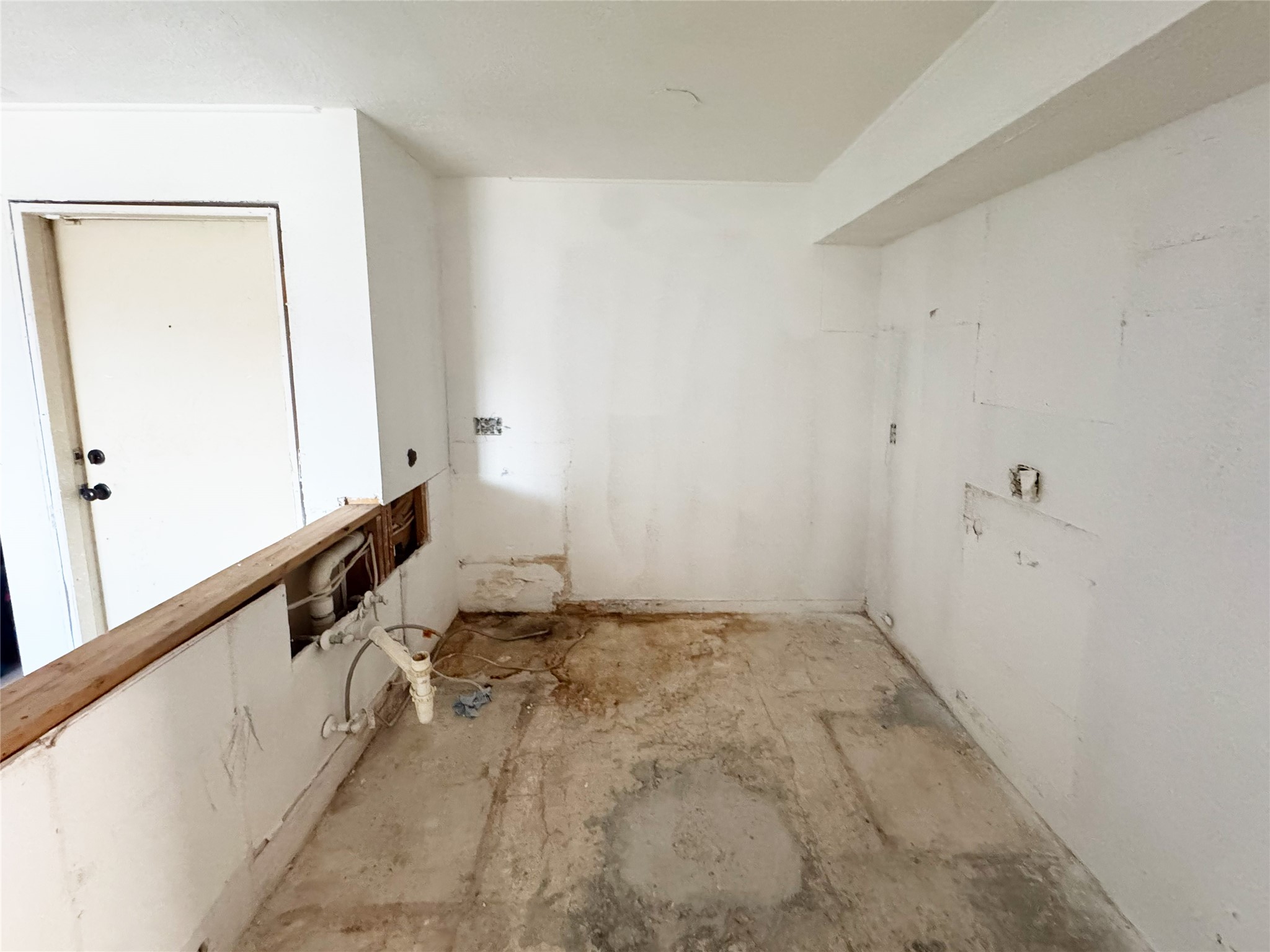 Unfinished Kitchen Unfinished Kitchen