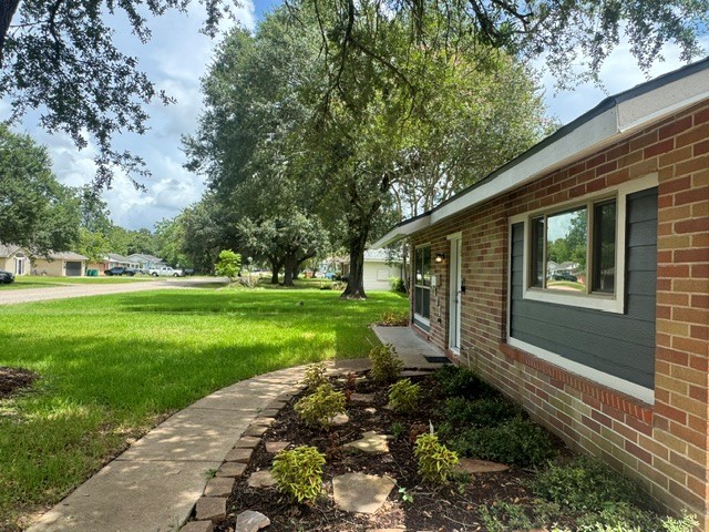 1607 W HOUSTON DR, La Marque, TX 77568