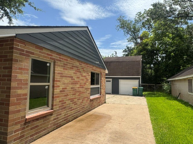 1607 W HOUSTON DR, La Marque, TX 77568