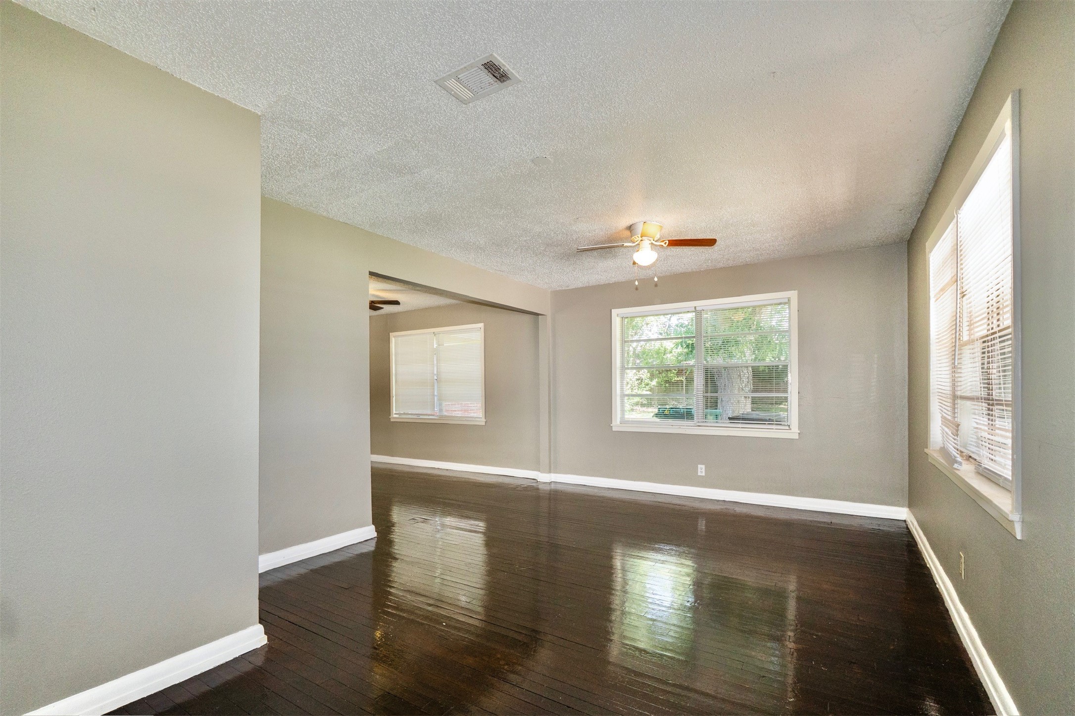 2109 Jeridona Street, La Marque, TX 77568 2109 Jeridona Street, La Marque, TX 77568