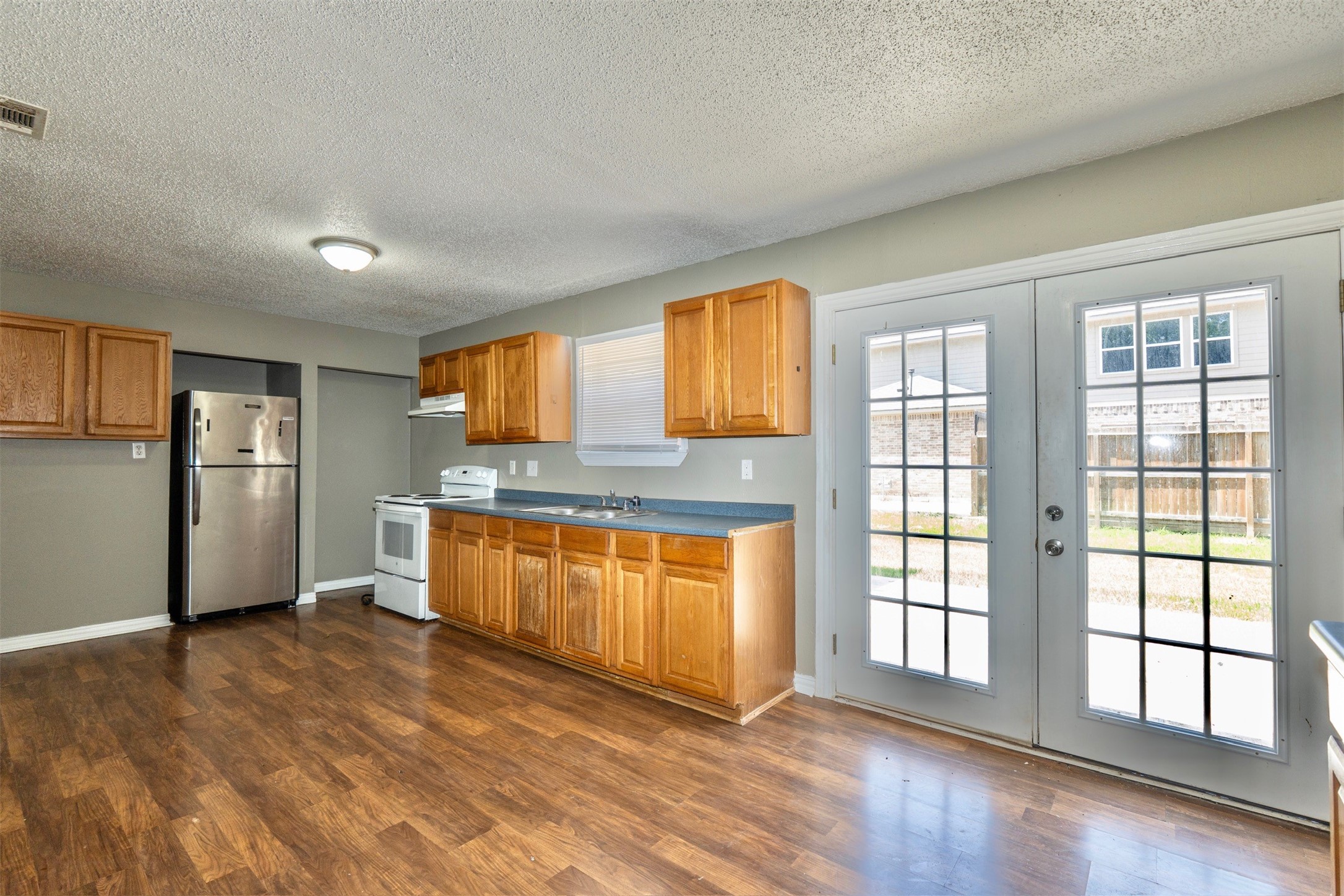 2109 Jeridona Street, La Marque, TX 77568 2109 Jeridona Street, La Marque, TX 77568