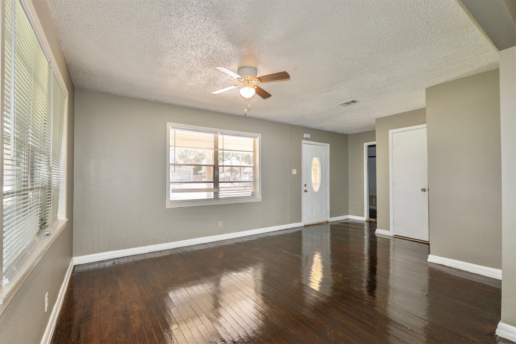 2109 Jeridona Street, La Marque, TX 77568 2109 Jeridona Street, La Marque, TX 77568