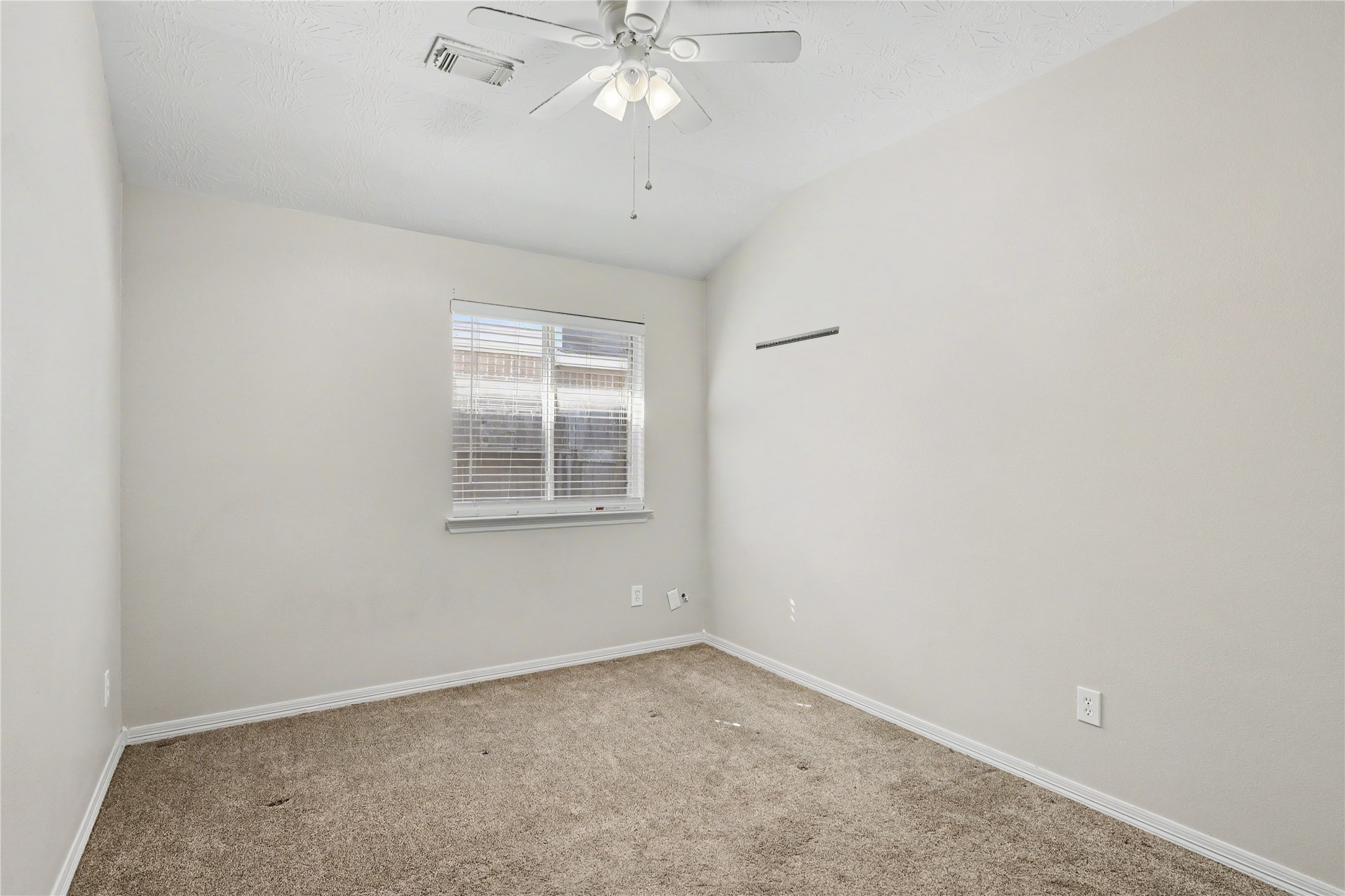 Guest bedroom #1