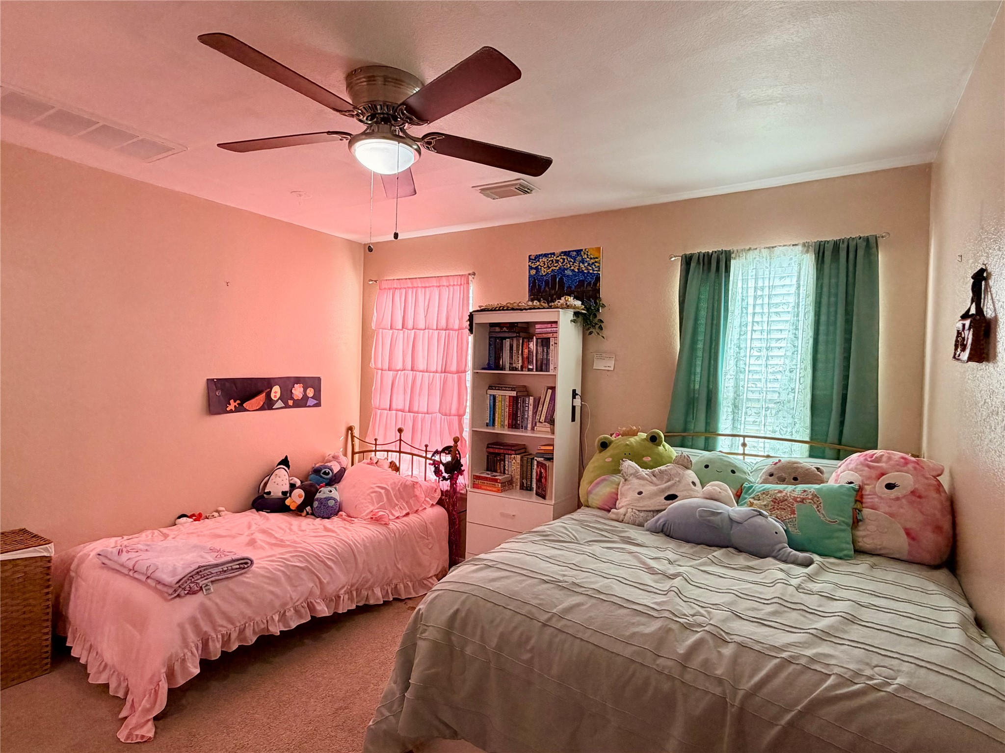 Secondary bedroom